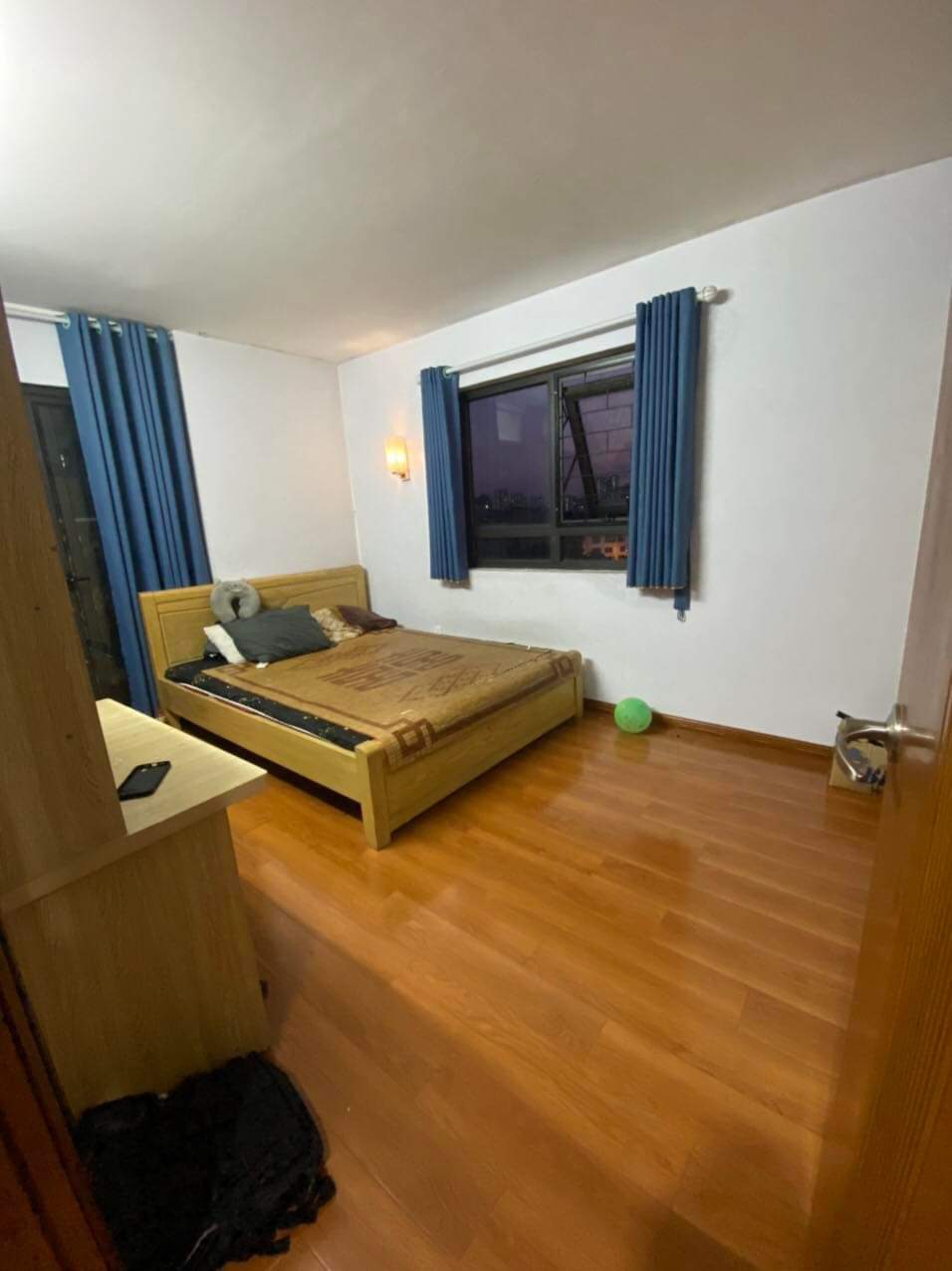Cho thuê căn hộ chung cư Lilama 52 Lĩnh Nam- Hoàng Mai, 115m2, 3PN có đồ, 10 triệu.