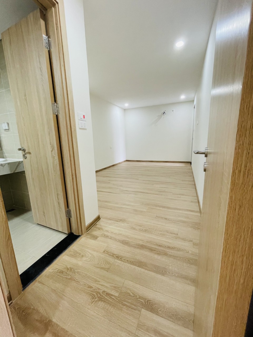 Cho thuê CH ở Berriver Long Biên ,86m2,2N,12tr,full đồ.