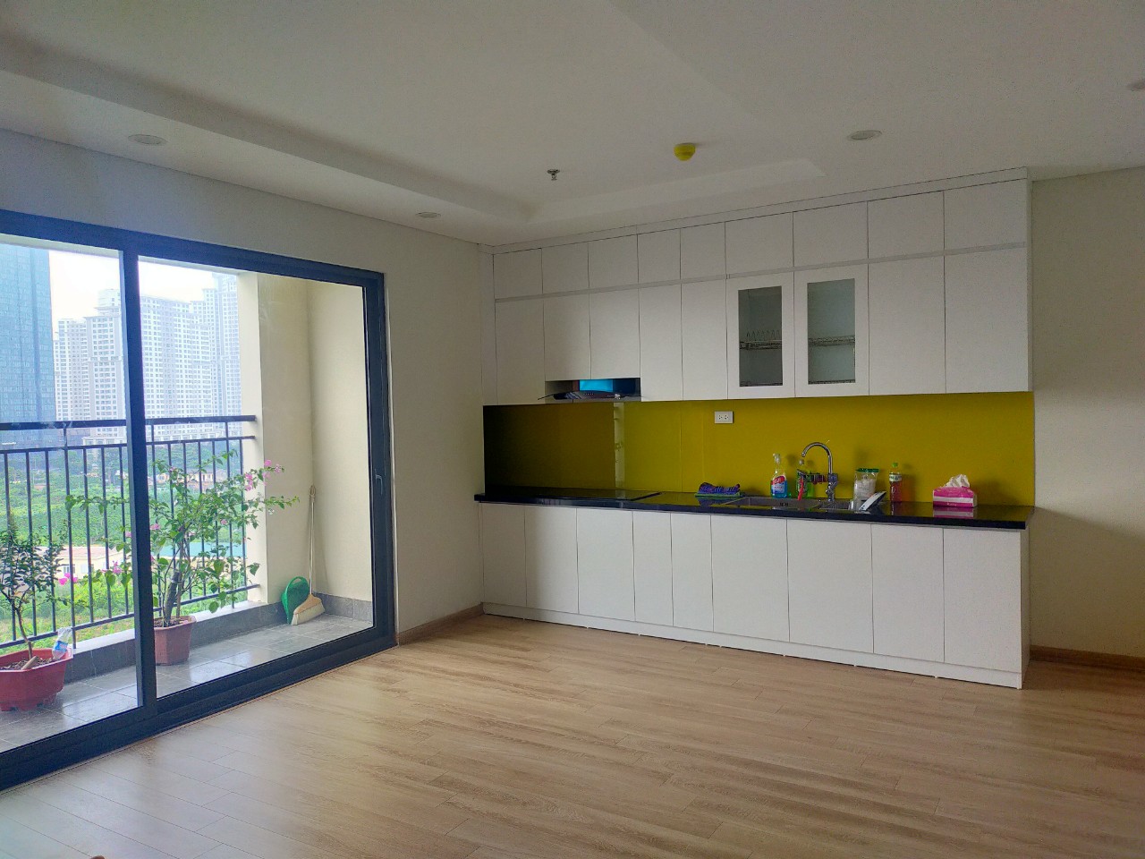 Cho thuê căn hộ chung cư Tây Hồ River View đường Thượng Thụy 92m2, 3PN có nội thất 11 triệu/tháng