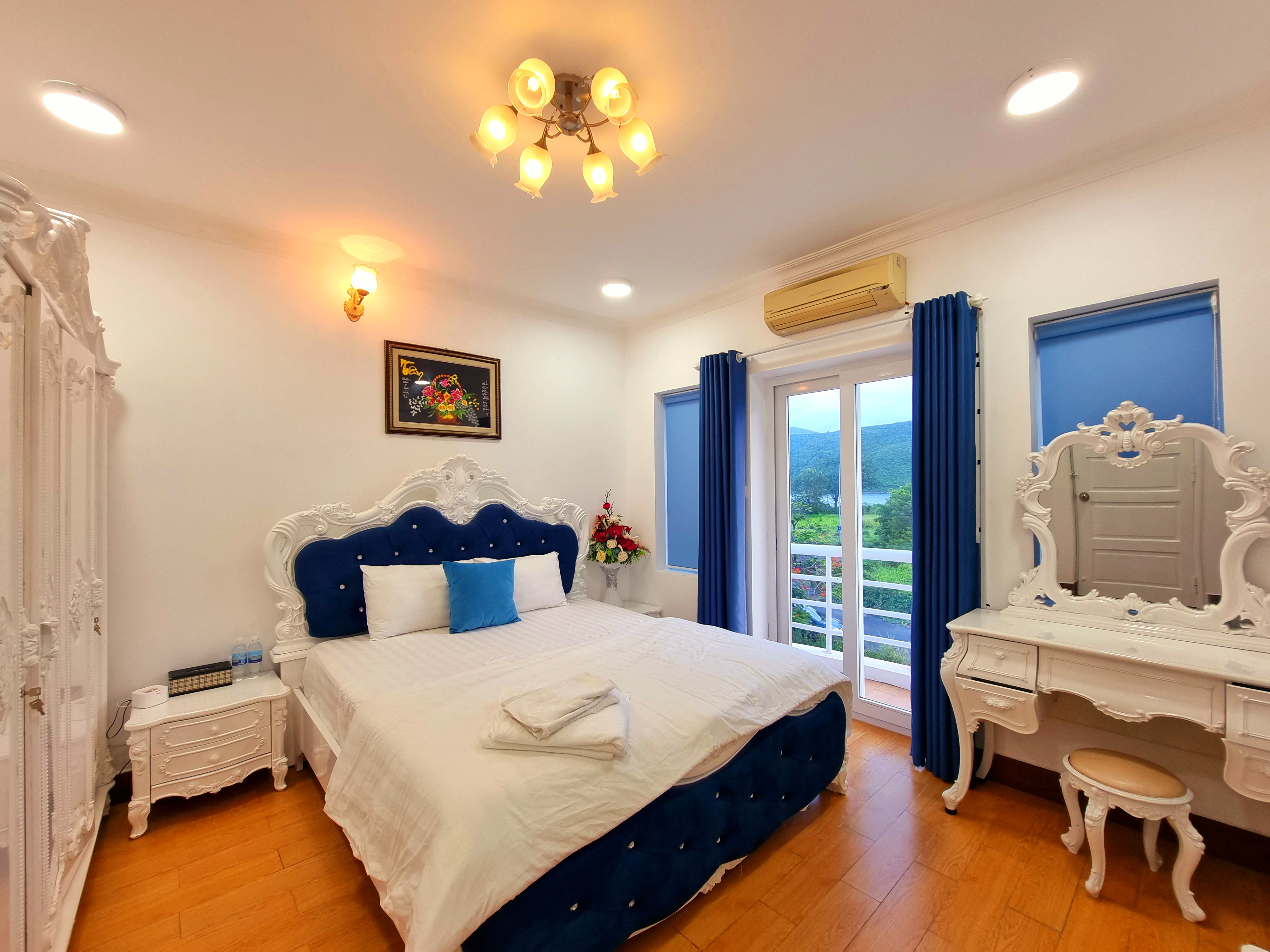 Bán biệt thự An Viên, Nha Trang 4 tầng 7 ngủ, 288m2 hướng Đông Nam, đường 21m, giá 33 tỷ
