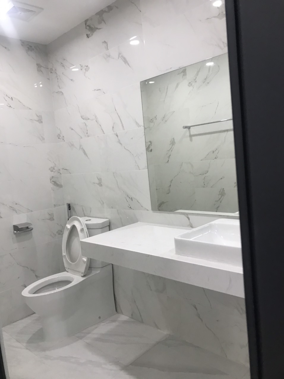 Cho thuê căn hộ tại C7 - Giảng Võ đối diện khách sạn Hà Nội 80m2, 2PN đủ đồ - giá 15 triệu/tháng