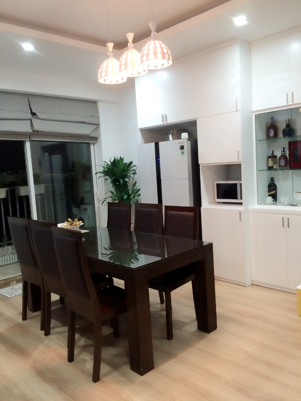 Cho thuê căn hộ cc Intracom 2 Cầu Diễn căn góc 134,7m 3PN 3 ban công ĐN nhà đẹp có 2slot oto dưới hầm