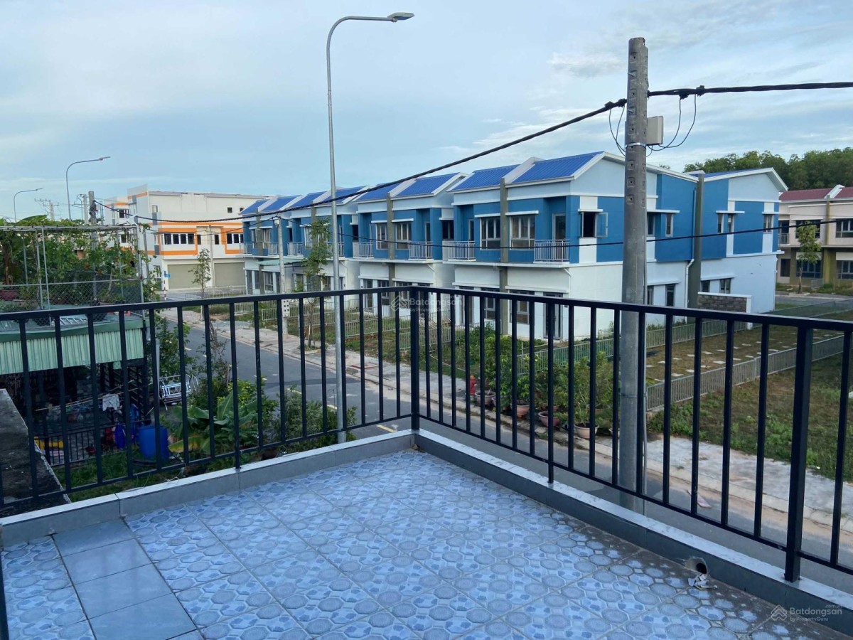 Cho thuê nhà thuộc dự án Oasis City giá chỉ 6tr/tháng