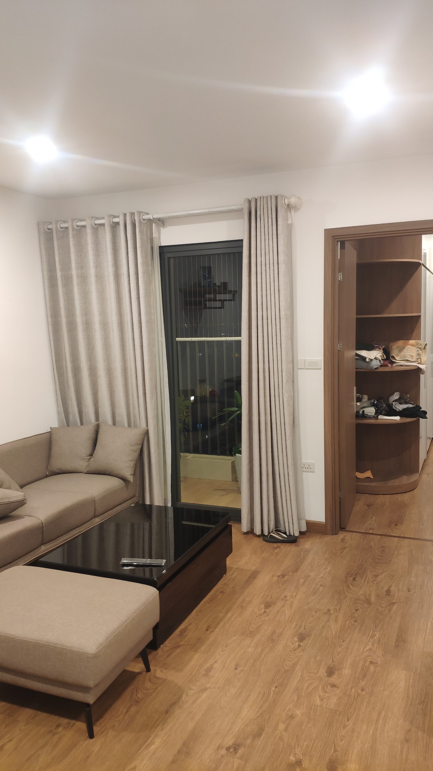 Cho thuê căn 2PN 75m2 chung cư Amber Riverside 622 Minh Khai thông với Times City có slot ô tô