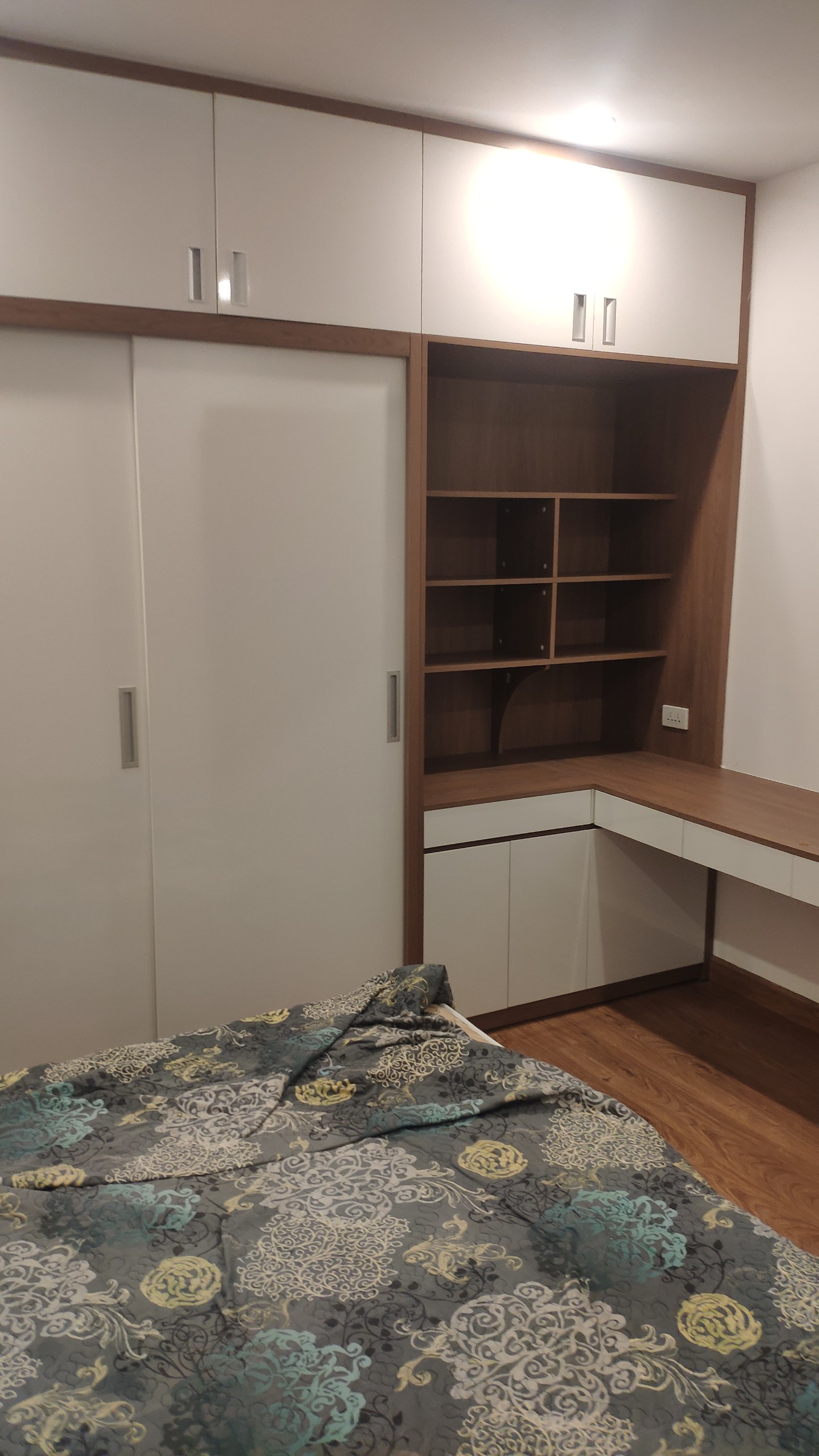Cho thuê căn 2PN 75m2 chung cư Amber Riverside 622 Minh Khai thông với Times City có slot ô tô