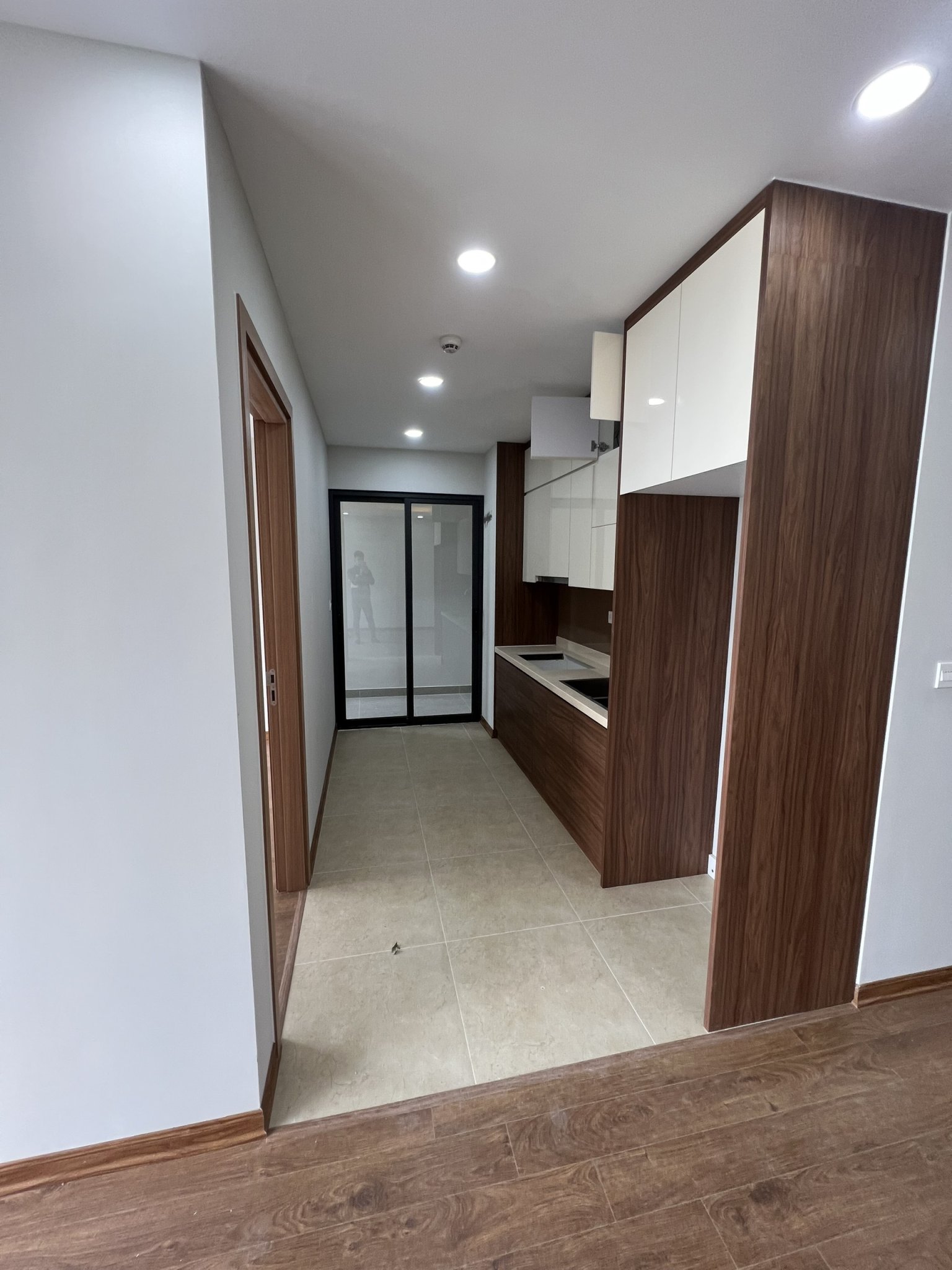 Cho thuê chung cư The Park Home, 87m, 2 phòng ngủ, đồ cơ bản 15 triệu