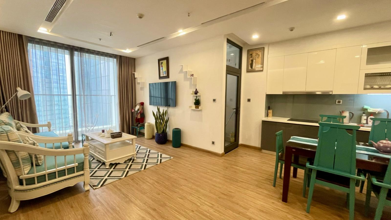 Cho thuê chung cư Vinhomes Metropolis, 2 Ngủ full đồ, vào được luôn, tầng cao