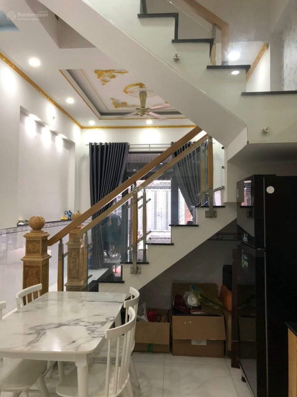 Bán gấp nhà lầu trệt đường Nguyễn Công Hoan, Phường Đông Hòa, TP. Dĩ An. Cách sân vận động Dĩ An 500m