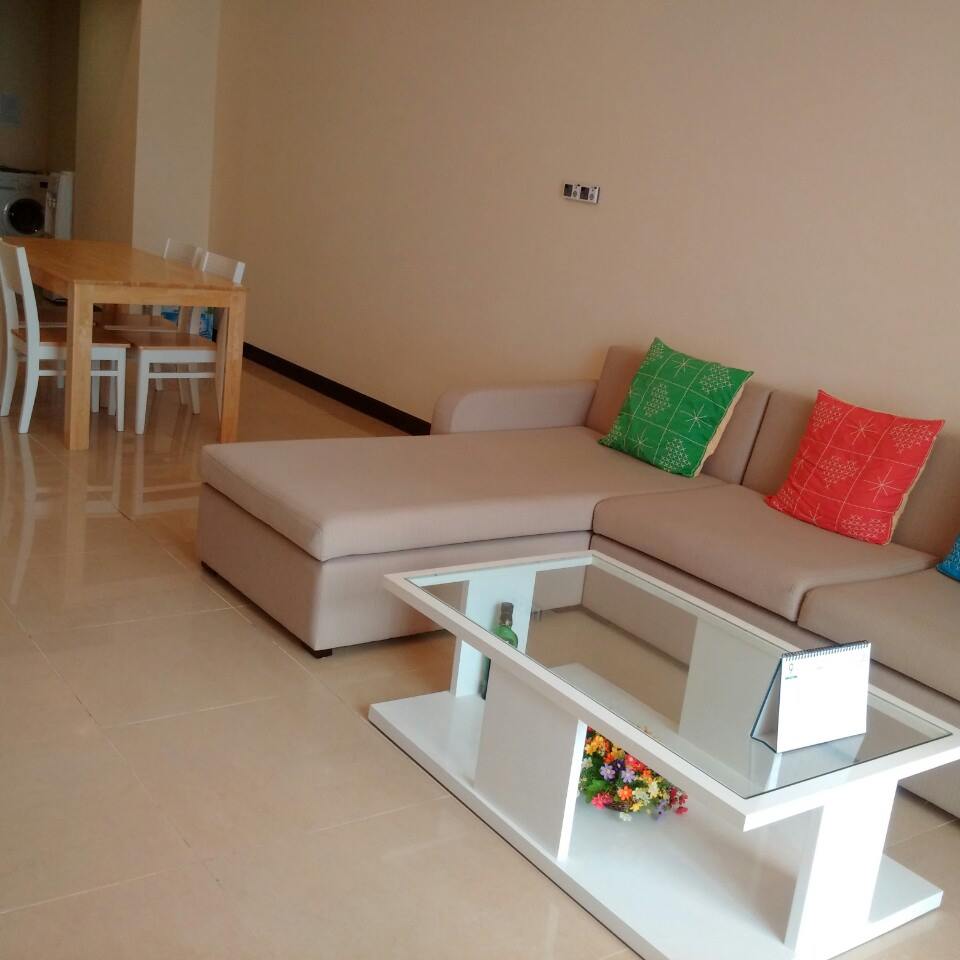 Cho thuê căn hộ 2 phòng ngủ Tòa Nhà Hoàng Sâm phường Nghĩa Đô Cầu Giấy tầng cao view thoáng đang trống vào luôn