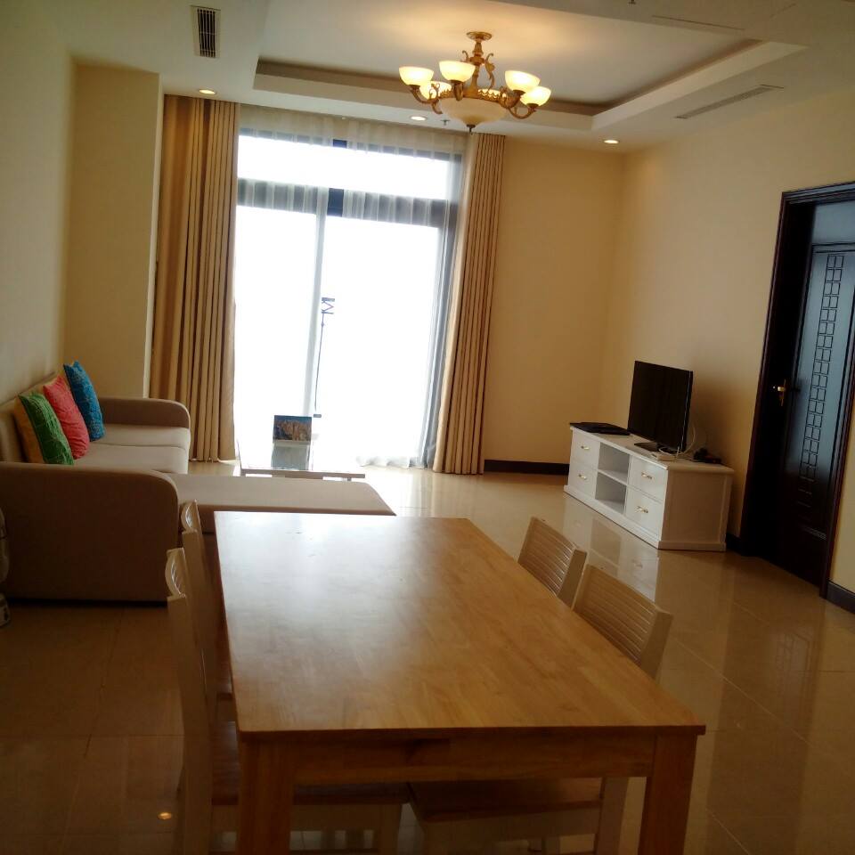 Cho thuê căn hộ 2 phòng ngủ Tòa Nhà Hoàng Sâm phường Nghĩa Đô Cầu Giấy tầng cao view thoáng đang trống vào luôn