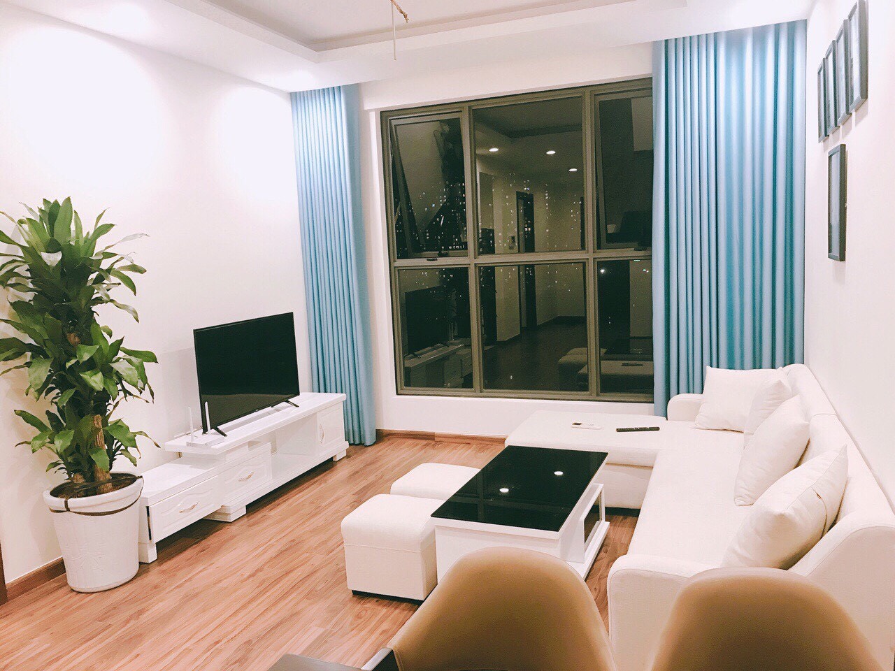 Cho thuê căn hộ Golden Palm mặt đường Lê Văn Lương 85m2