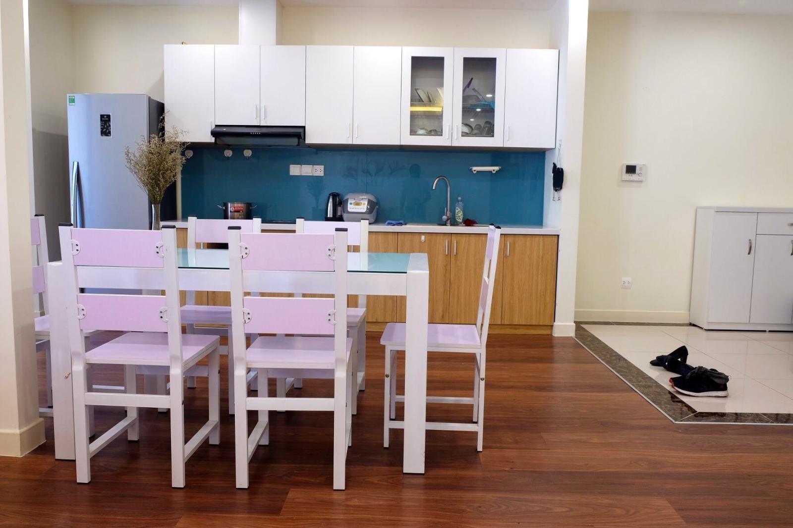 Cho thuê căn hộ chung cư FLC Complex 36 Phạm Hùng, 133m2 3PN nội thất cực đẹp hiện đại