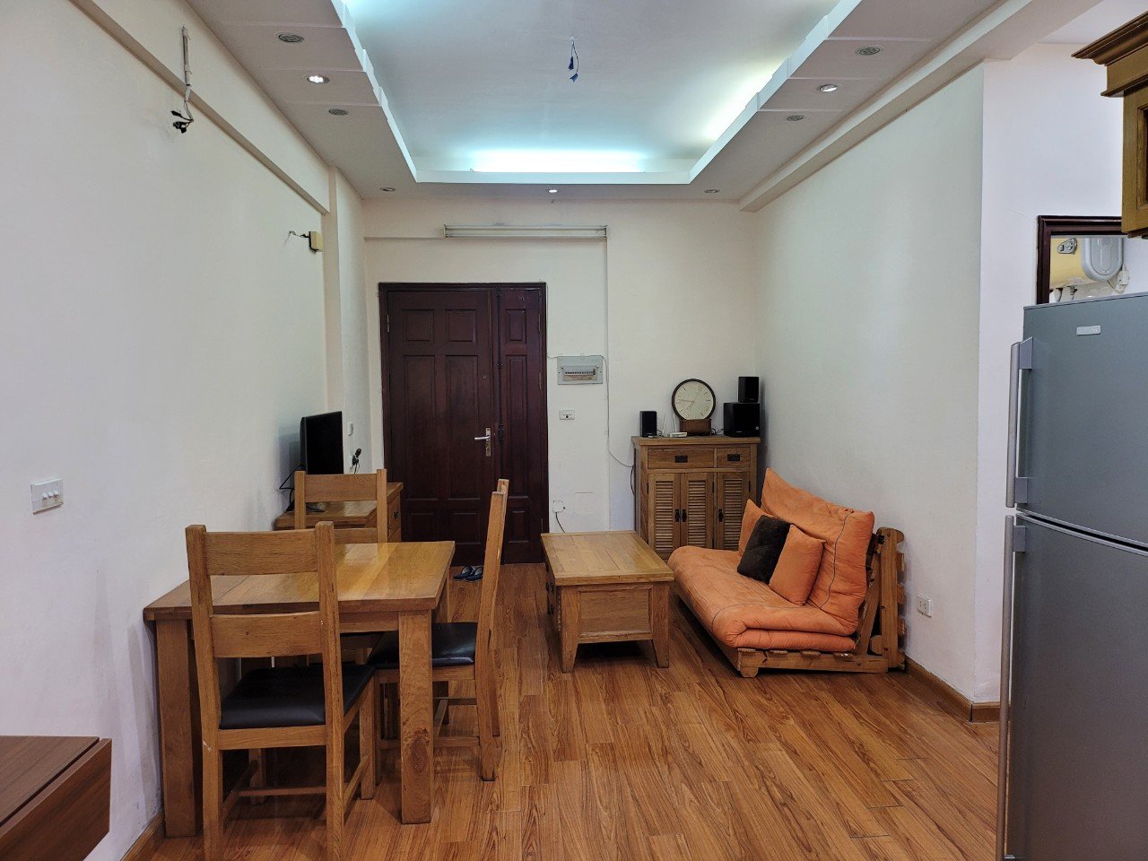 Cho thuê gấp căn hộ 183 Hoàng Văn Thái 65m2, 2 ngủ, 1vs full 10tr vào luôn