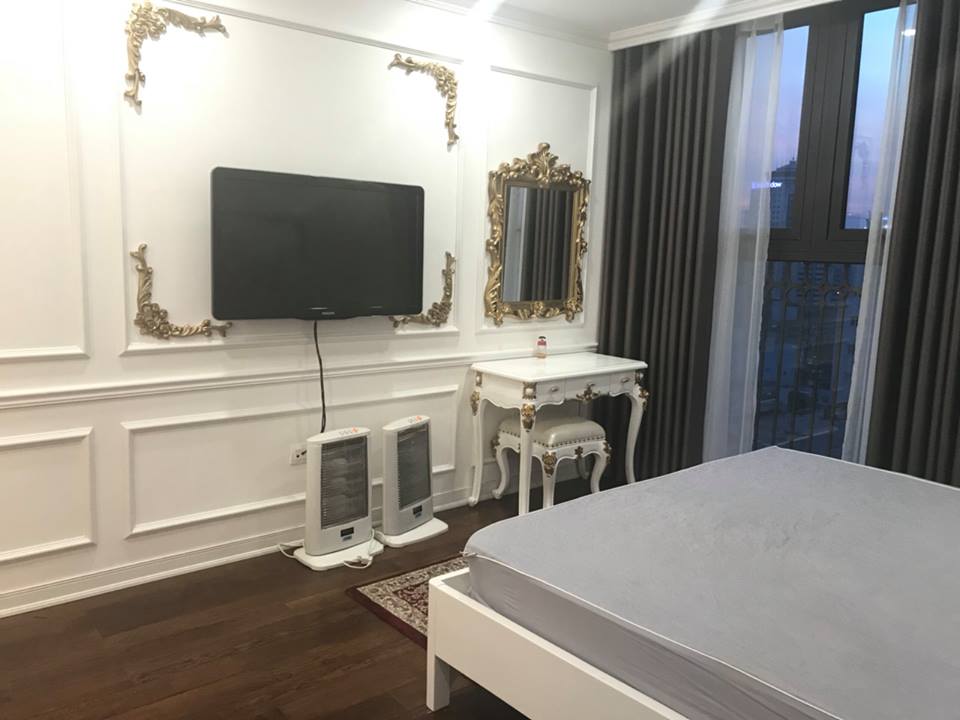 Cho thuê căn hộ chung cư Golden West 100m2, thiết kế 3 phòng ngủ, đồ cơ bản, giá 10tr/tháng