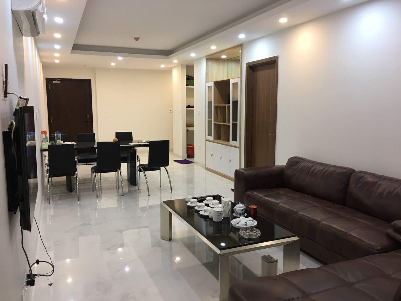 Cho thuê căn hộ chung cư tại Star City Lê Văn Lương, căn hộ thiết kế 2 phòng ngủ, đã trang bị đầy đủ nội thất đẹp và sang trọng
