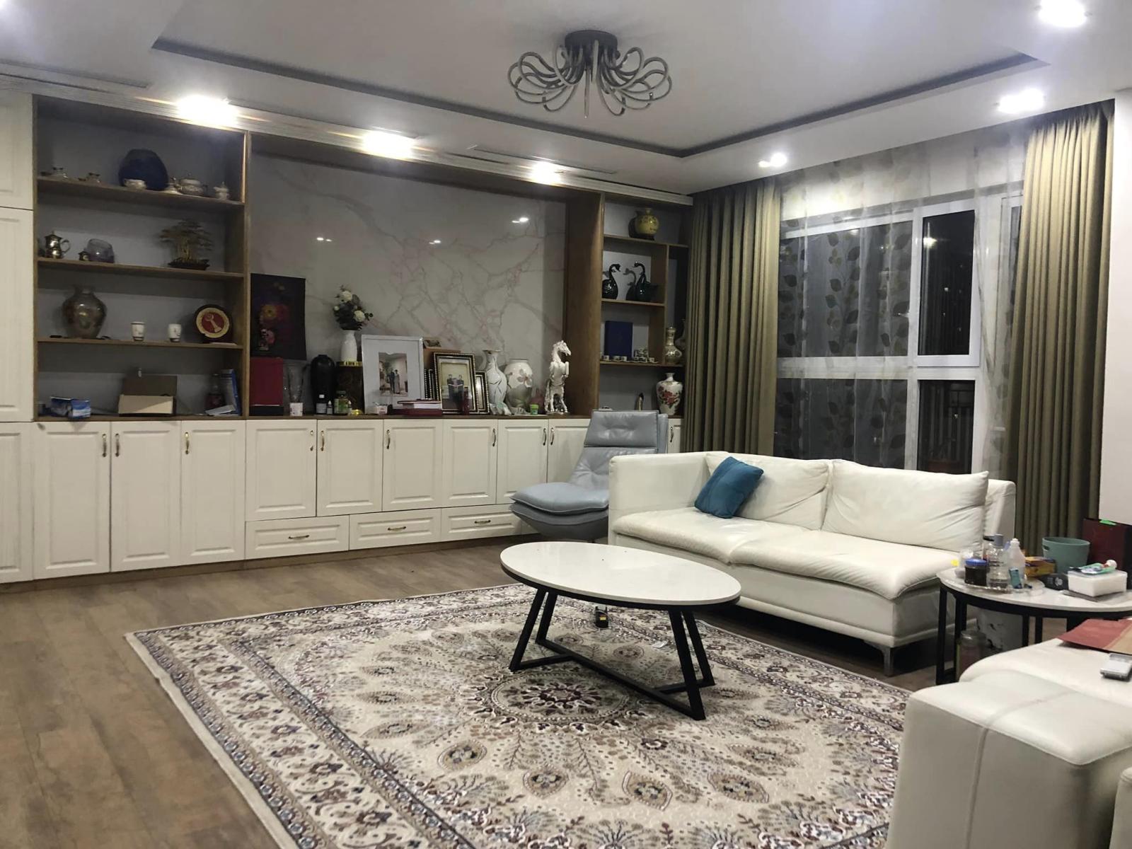 Cho thuê căn hộ 117m2 chung cư 60 Hoàng Quốc Việt, Cầu Giấy – full đồ đẹp.