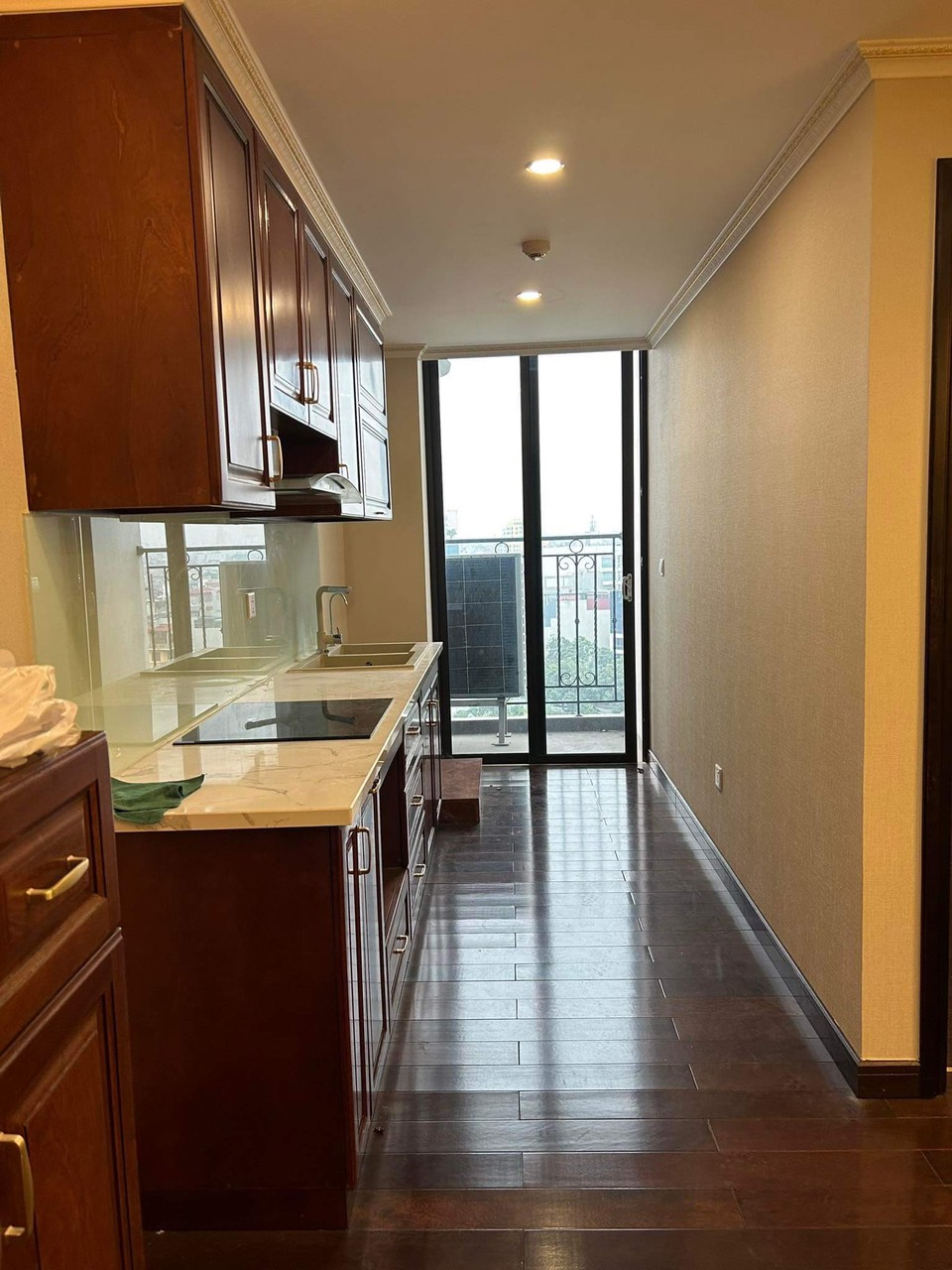Cho thuê căn hộ chung cư HC Golden city Hồng Tiến, Bồ Đề,LB, 80m2,2PN cơ bản 12 triệu.