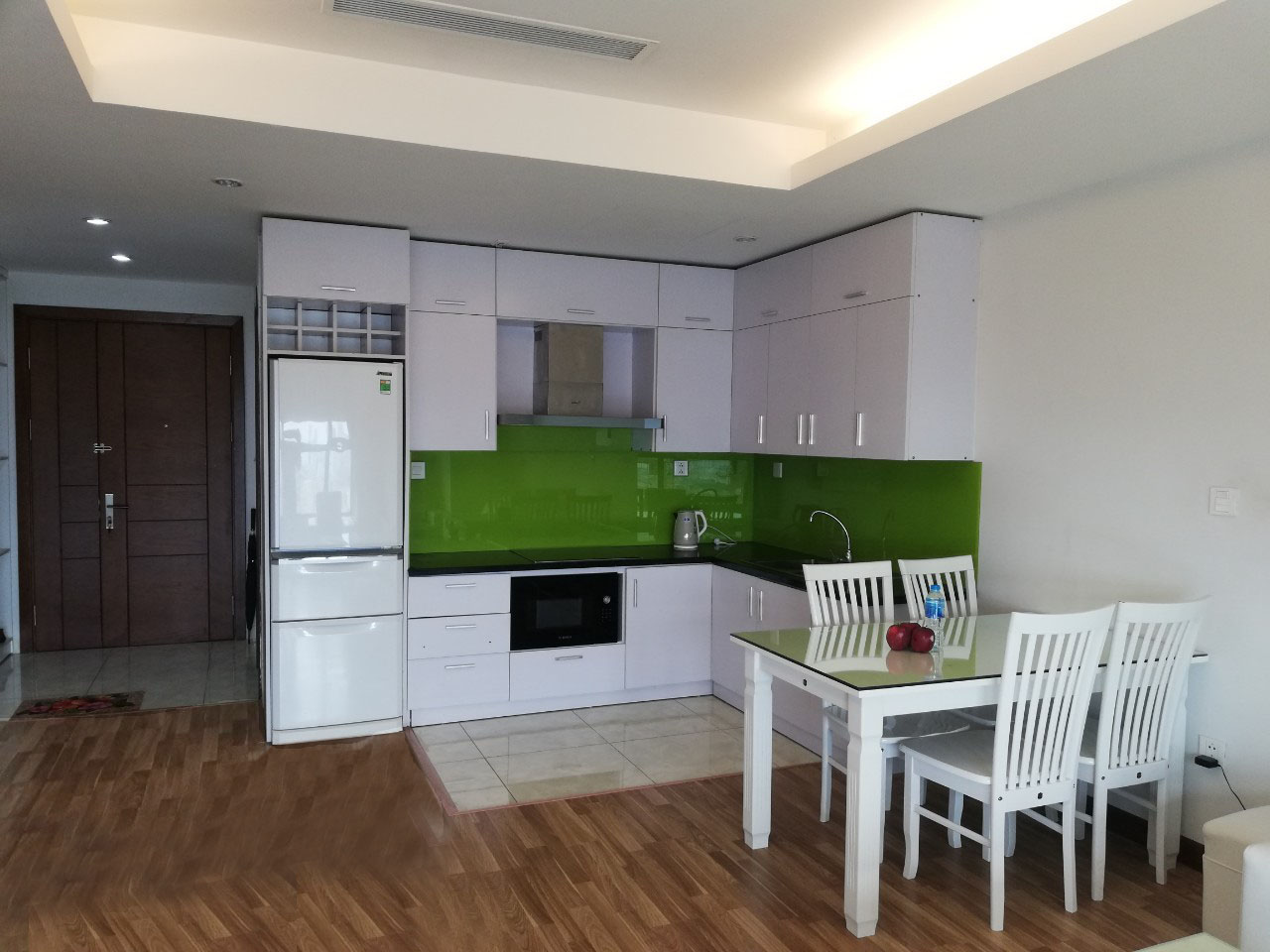 Cho thuê căn hộ chung cư 2 phòng ngủ Central Field 219 Trung Kính full đồ nhà siêu thoáng
