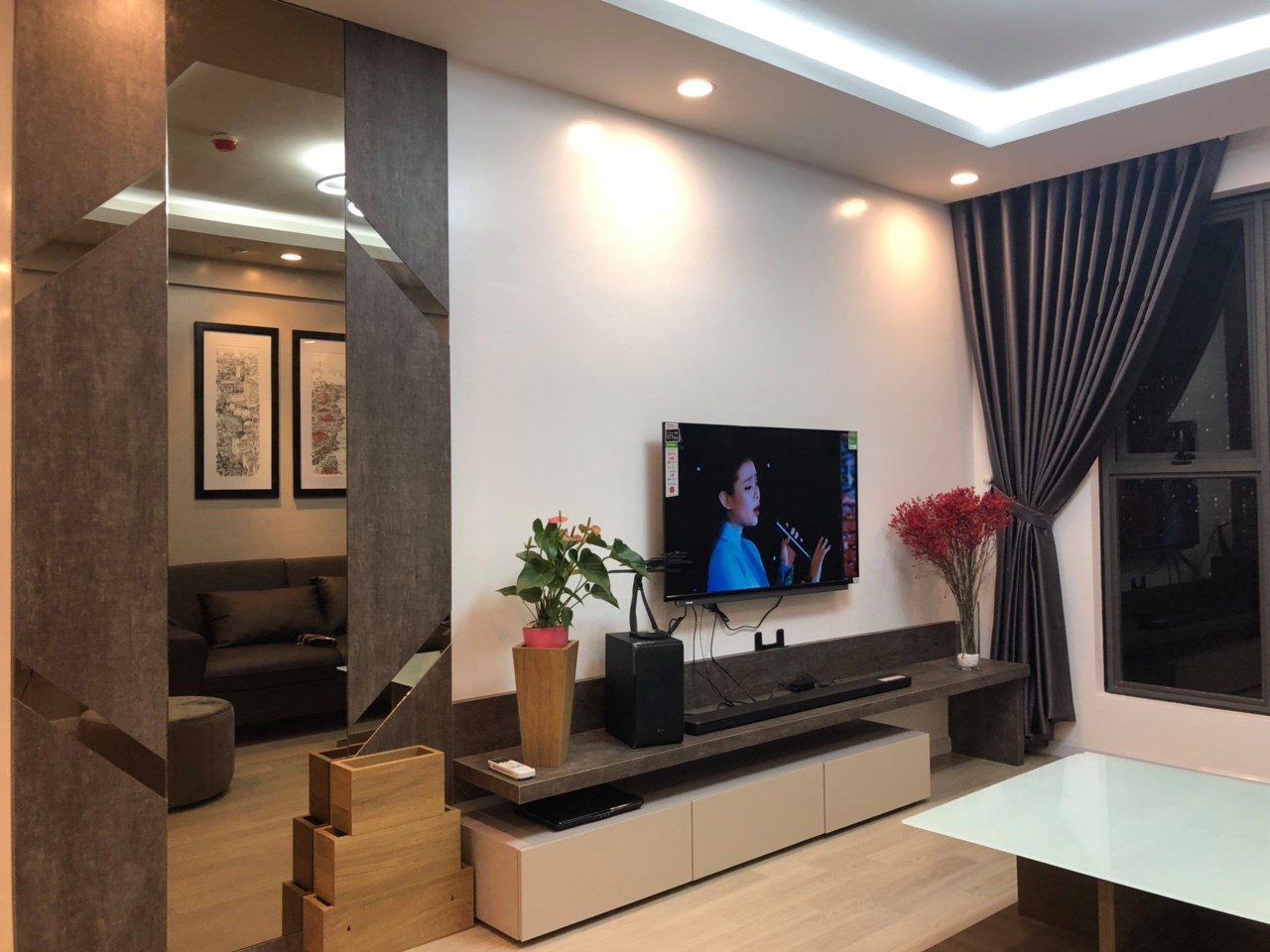 Cho thuê căn hộ chung cư Golden Palm Lê Văn Lương, 120m2, 3 phòng ngủ full nội thất