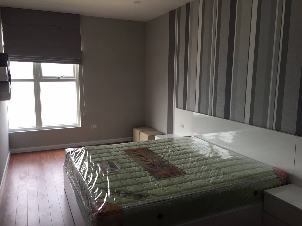 Cho thuê căn hộ chung cư Vimeco Phạm Hùng, gần Big C Thăng Long, DT 90m2, full đồ, 12 tr/th.
