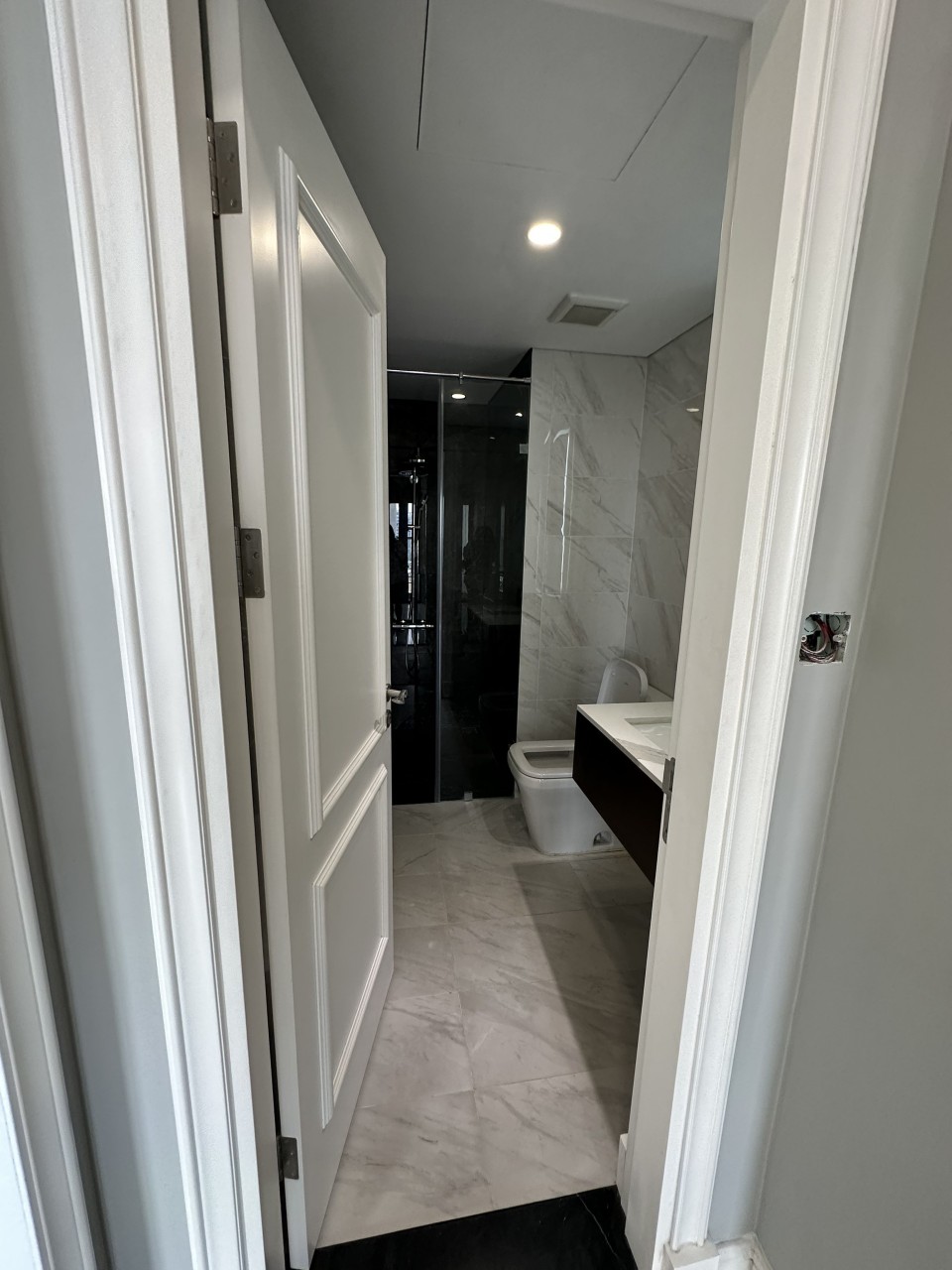 Cho thuê căn hộ Hateco Laroma Huỳnh Thúc Kháng 82m, 2 ngủ, 2vs full 25tr nhận nhà ngay