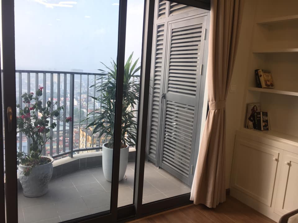 Cho thuê căn hộ chung cư Discovery Complex Cầu Giấy, 110n2 nhà 2 phòng ngủ rộng thoáng hướng mát