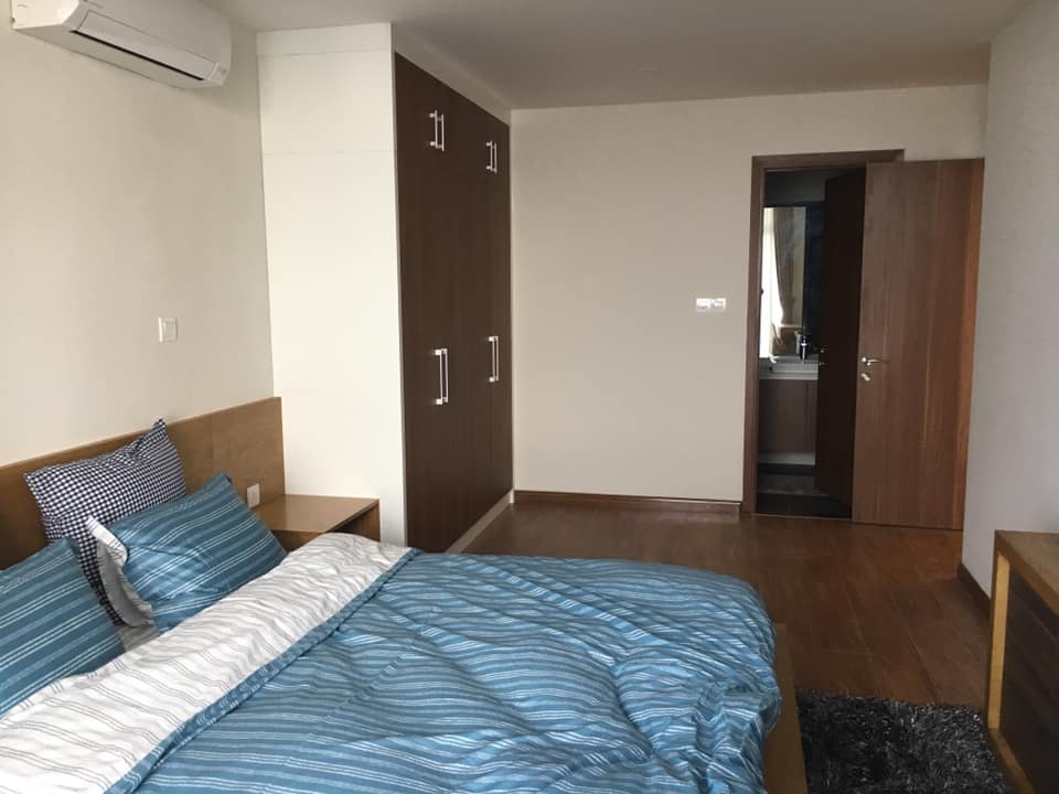 Cho thuê căn hộ chung cư Discovery Complex Cầu Giấy, 110n2 nhà 2 phòng ngủ rộng thoáng hướng mát