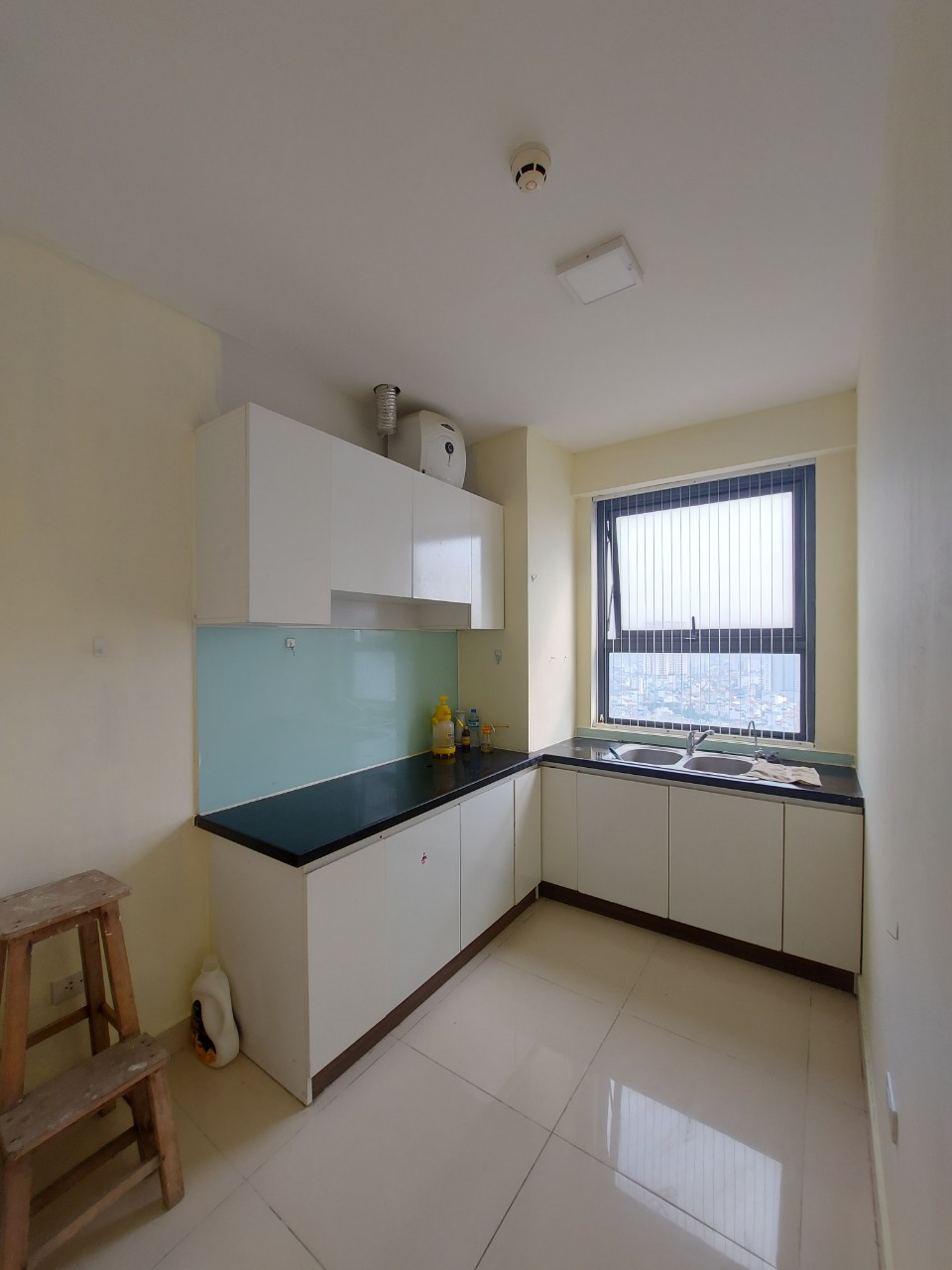 Cho thuê chung cư Xuân Mai Riverside, Mỗ Lao, 80m, 2 phòng ngủ, đồ cơ bản 10 triệu/tháng