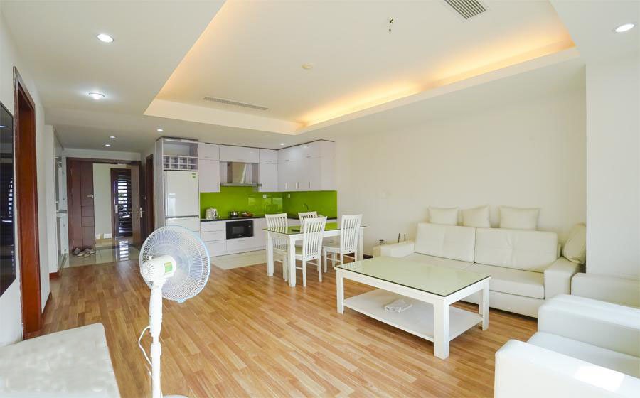 Cho thuê chung cư Star Tower, diện tích 100m2, 2 phòng ngủ chỉ việc vào ở