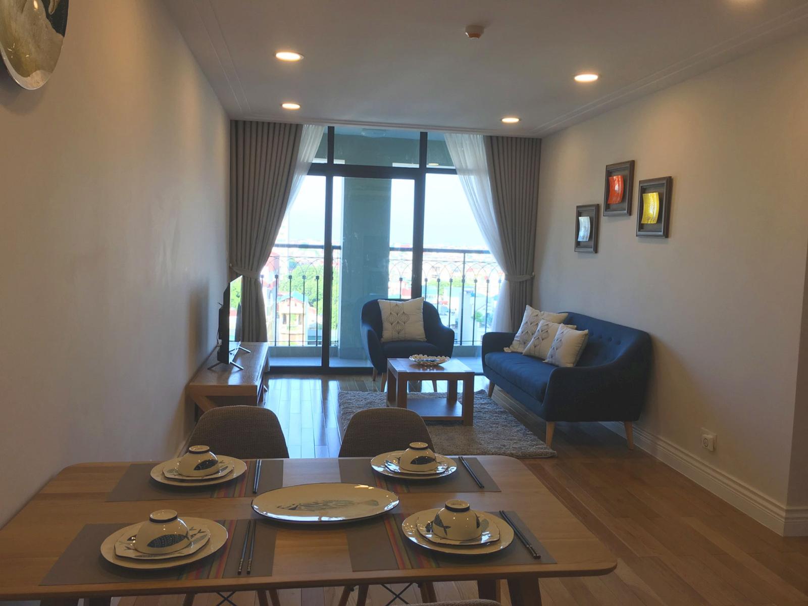 Cho thuê căn hộ 2 phòng ngủ full nội thất tầng trung view mặt đường chung cư cao cấp Hoàng Thành Tower ( ảnh thật đang trống )