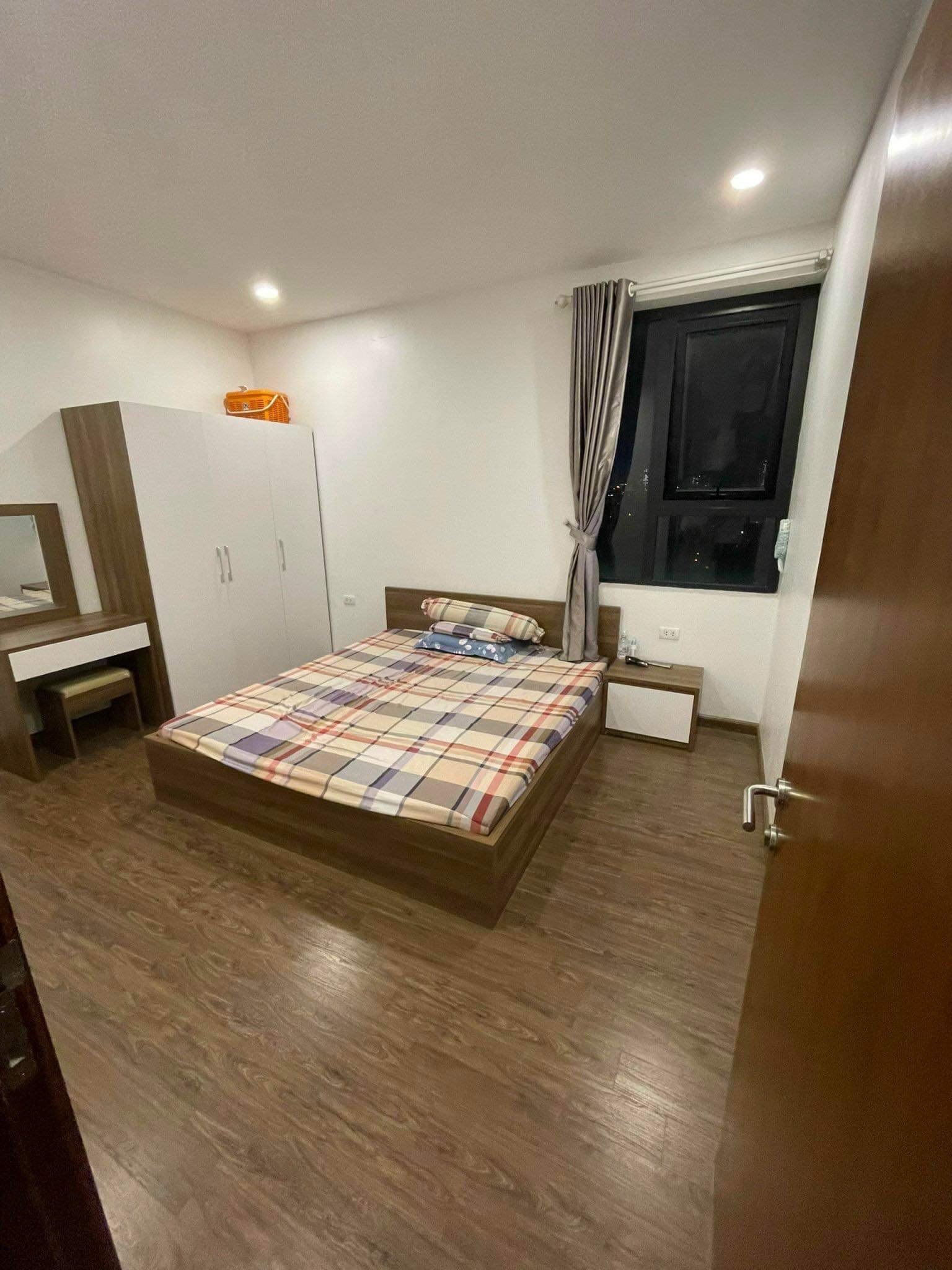 Cho thuê chung cư sửa đẹp căn hộ 151 Nguyễn Đức Cảnh, Hoàng Mai, 125m2, 3 phòng ngủ, MTG