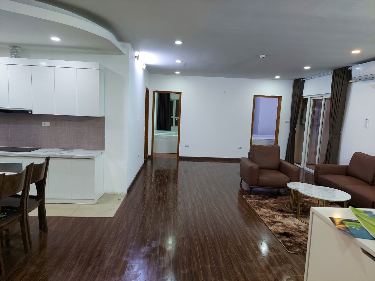 Cho thuê căn hộ M5 Nguyễn Chí Thanh 133m, 3 ngủ, 2vs full 19tr vào luôn