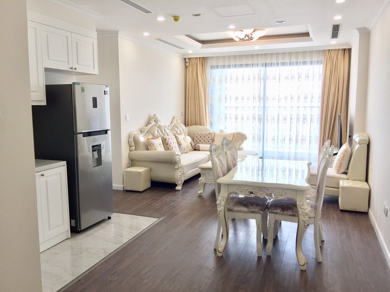 Cho thuê CHCC Sunshine Riverside Tây Hồ căn góc 110m2, 3PN, full đồ, view Hồ Tây và cầu Nhật Tân