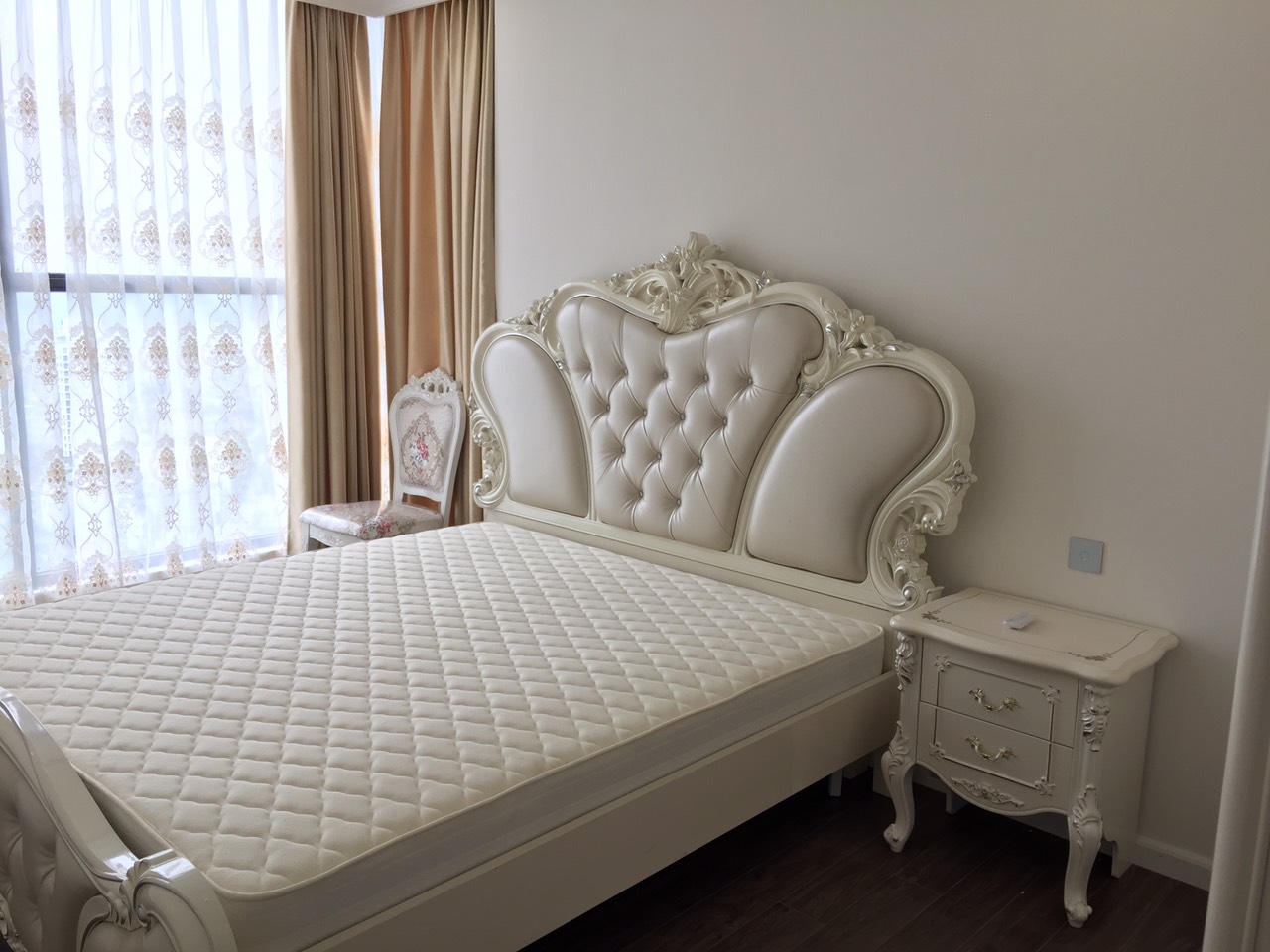 Cho thuê CHCC Sunshine Riverside Tây Hồ căn góc 110m2, 3PN, full đồ, view Hồ Tây và cầu Nhật Tân