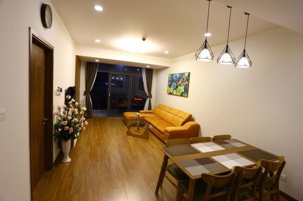 Cho thuê căn hộ 2 phòng ngủ, tầng 21, thiết kế đẹp tòa Discovery Complex Cầu Giấy