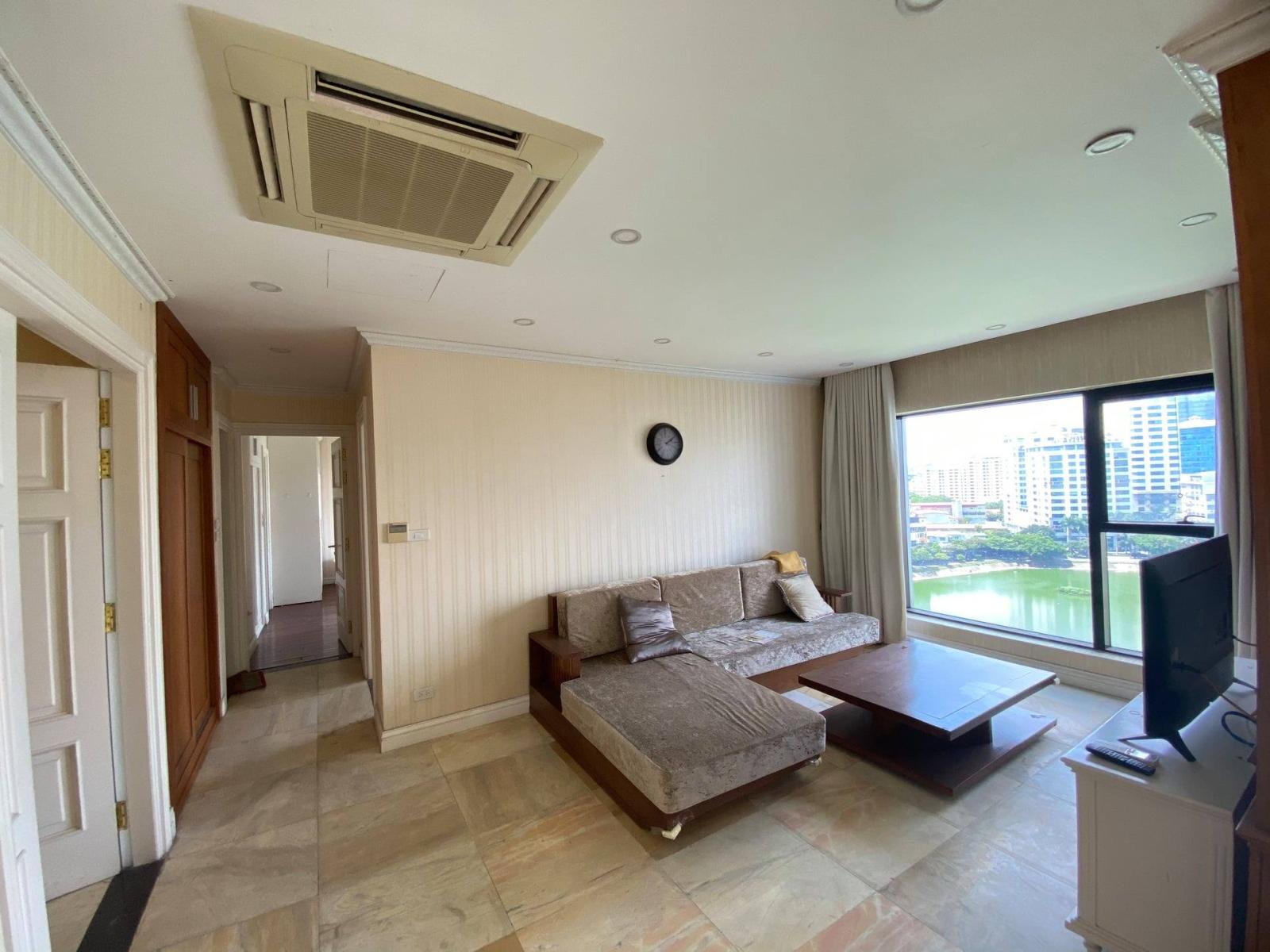 Cho thuê CH Ngọc Khánh Plaza, Phạm Huy Thông view hồ 112m2, 2 ngủ đủ đồ