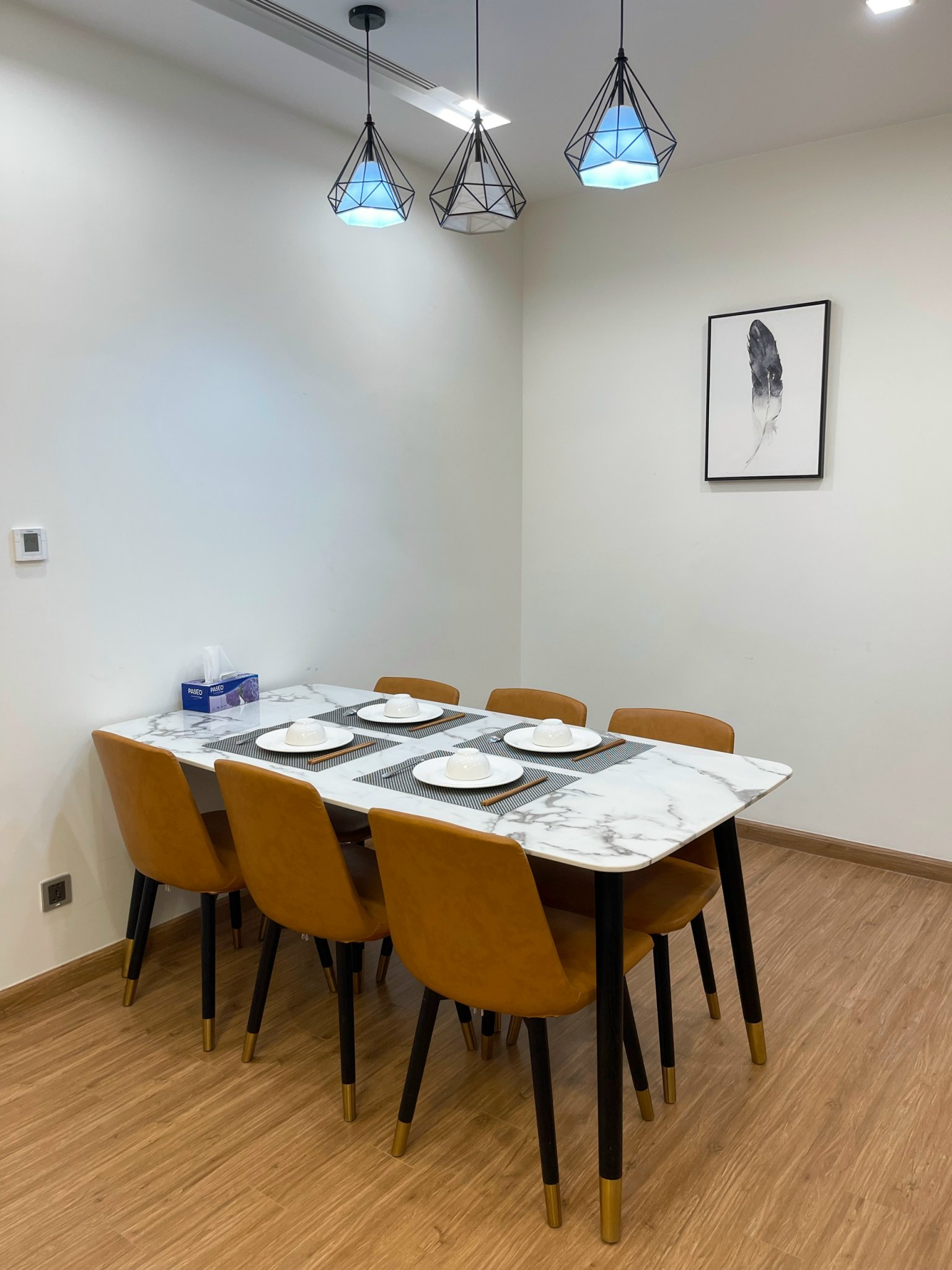 Cho thuê chung cư Vinhomes Metropolis 120m2 3PN đủ nội thất mới 100% nhà cực sáng thoáng đang trống