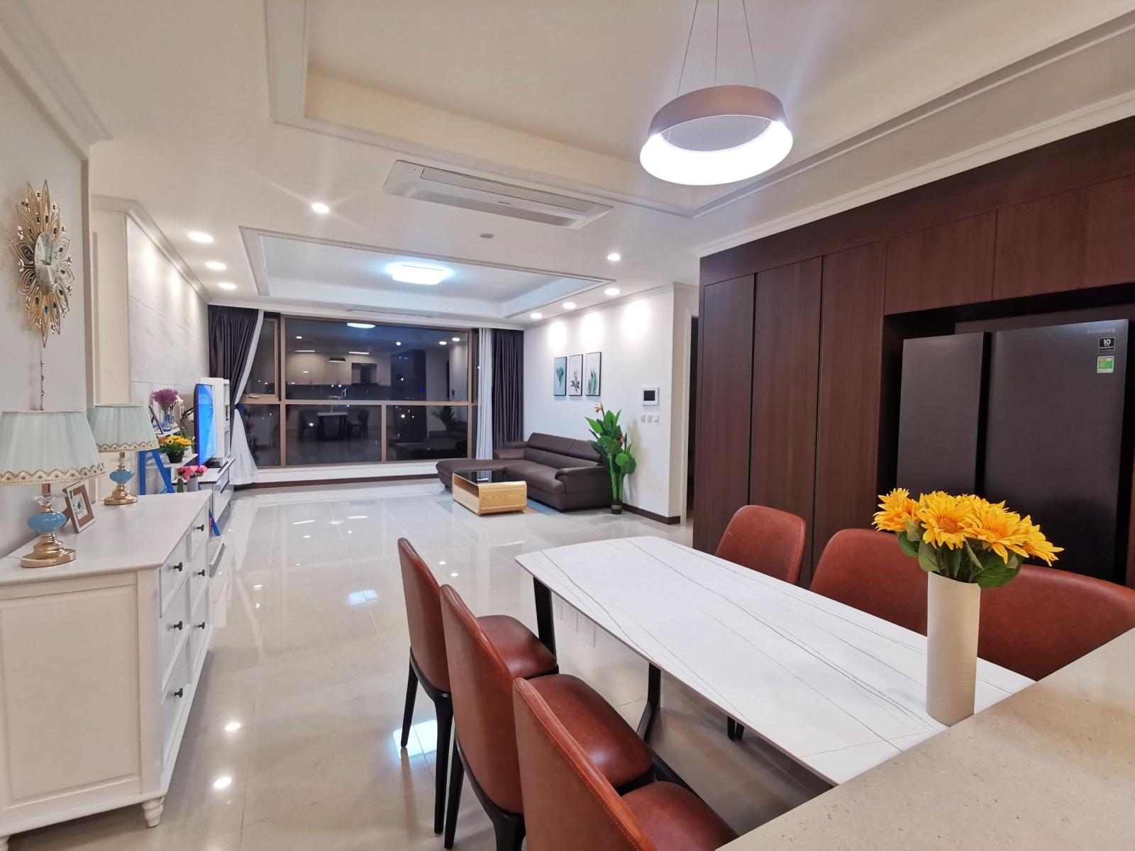 Cho thuê căn hộ ở Platinum Residences, 120m2 3PN đủ đồ, giá 20tr/tháng.