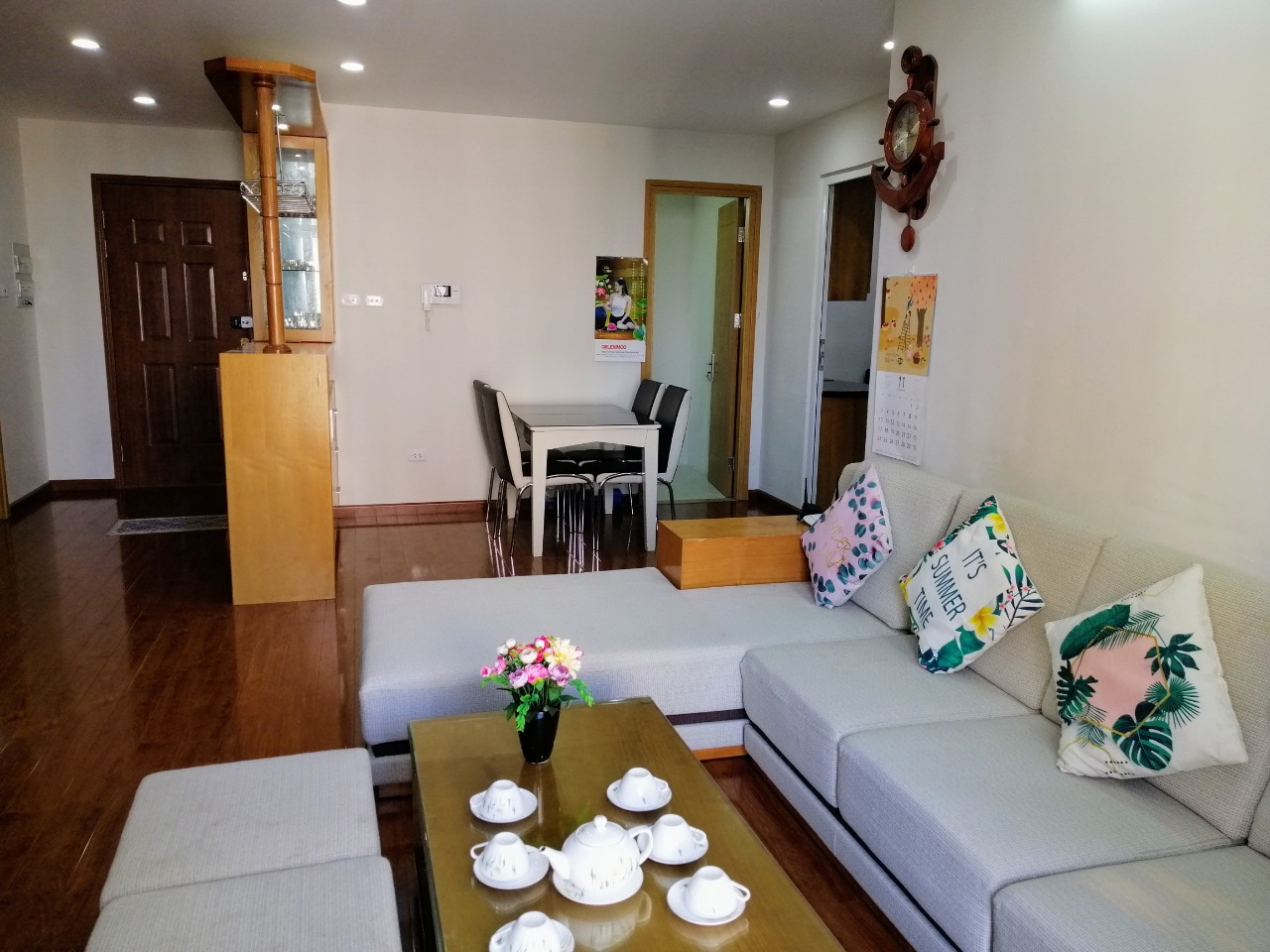Cho thuê căn hộ chung cư N04 Trần Duy Hưng, căn góc, 134m2, 3 PN, đủ đồ, 18 tr/th
