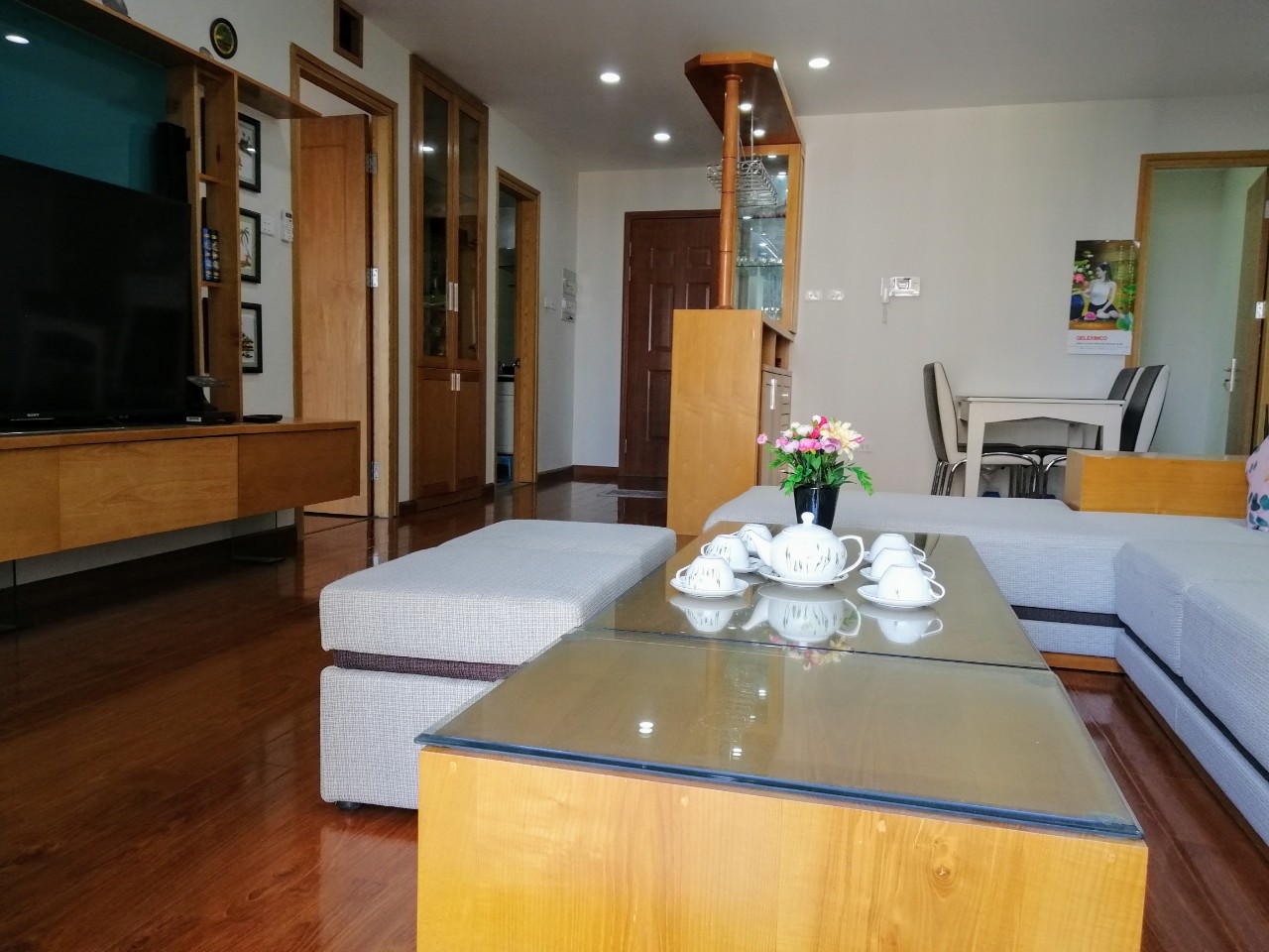 Cho thuê căn hộ chung cư N04 Trần Duy Hưng, căn góc, 134m2, 3 PN, đủ đồ, 18 tr/th