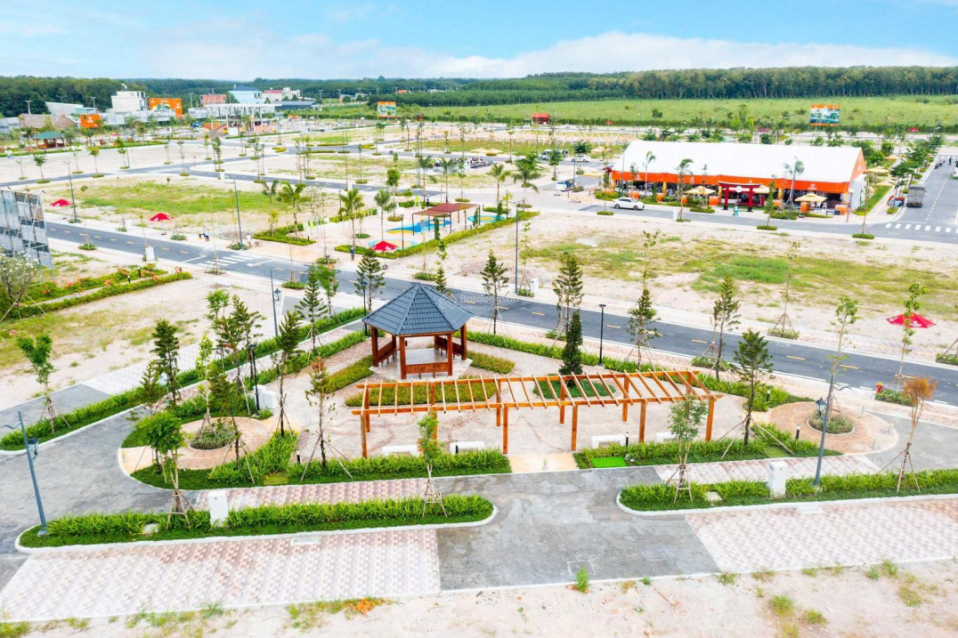 Chỉ từ 300 triệu có ngay lô đât nền mặt tiền đường Nguyễn Văn Lnh