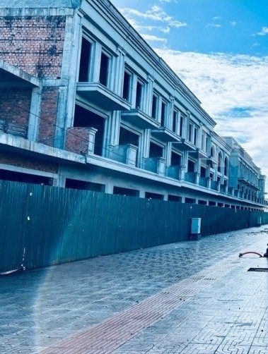 Bán nhà phố thương mại trung tâm Buôn Ma Thuột giá cực kì tốt