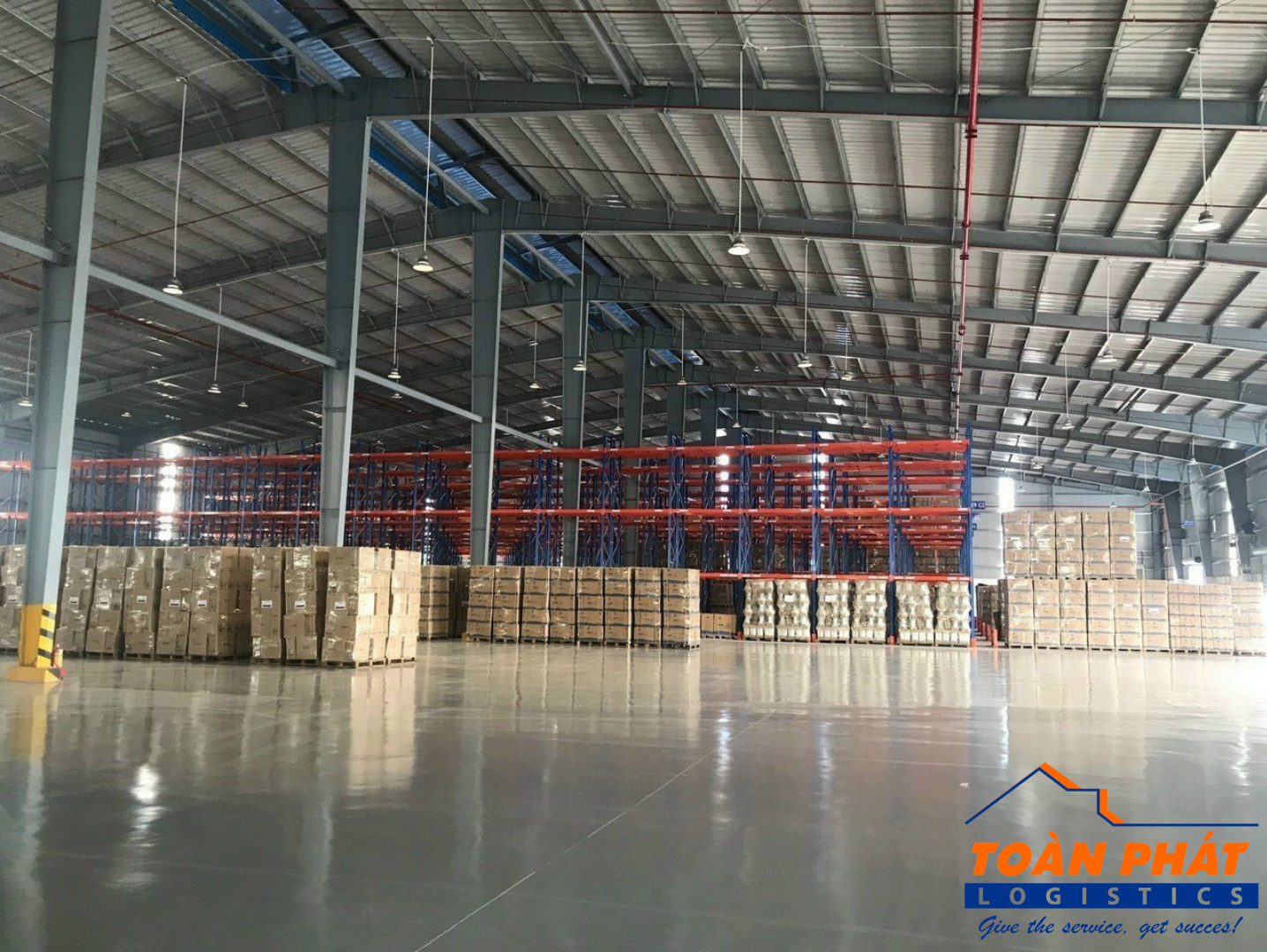 Cho thuê kho bao gồm dịch vụ xếp dỡ, thuê kho diện tích tách nhỏ 200-300m2 tại KCN Sóng Thần 1