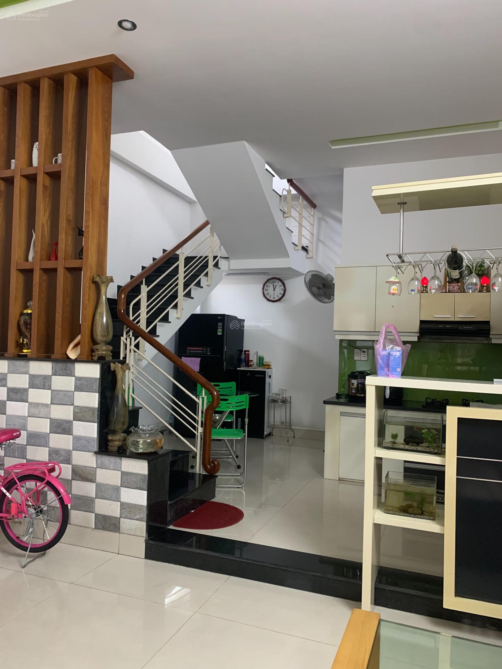 Bán nhà 3 tầng mới kiệt 3m sát đường Hoàng Diệu, gần chợ
