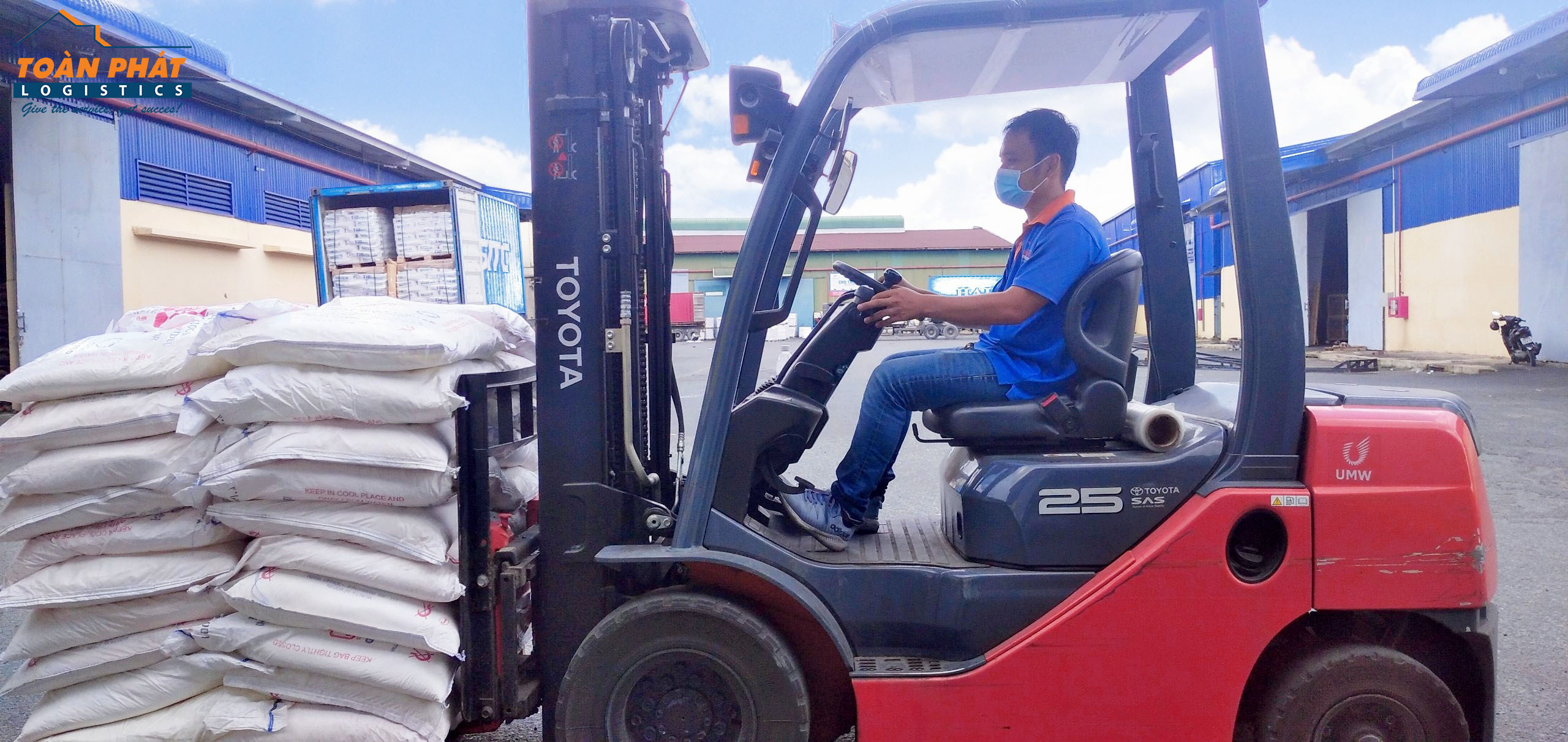 Cho thuê kho bao gồm dịch vụ xếp dỡ, thuê kho diện tích tách nhỏ 200-300m2 tại KCN Sóng Thần 1