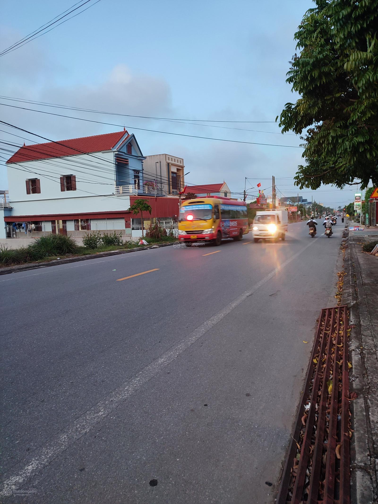 Cần bán nhà phố Giao Thủy, Nam Định giá tốt khu đông dân cư