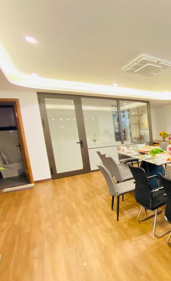 Chuyển chỗ ở nên cần bán nhà phố 4 tầng ở Hạ Long, Quảng Ninh