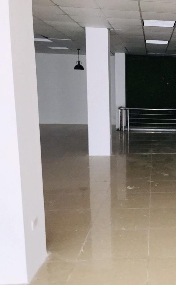 Cho thuê văn phòng tầng 2 Dịch Vọng Hậu,Hà Nội diện tích 180m² 