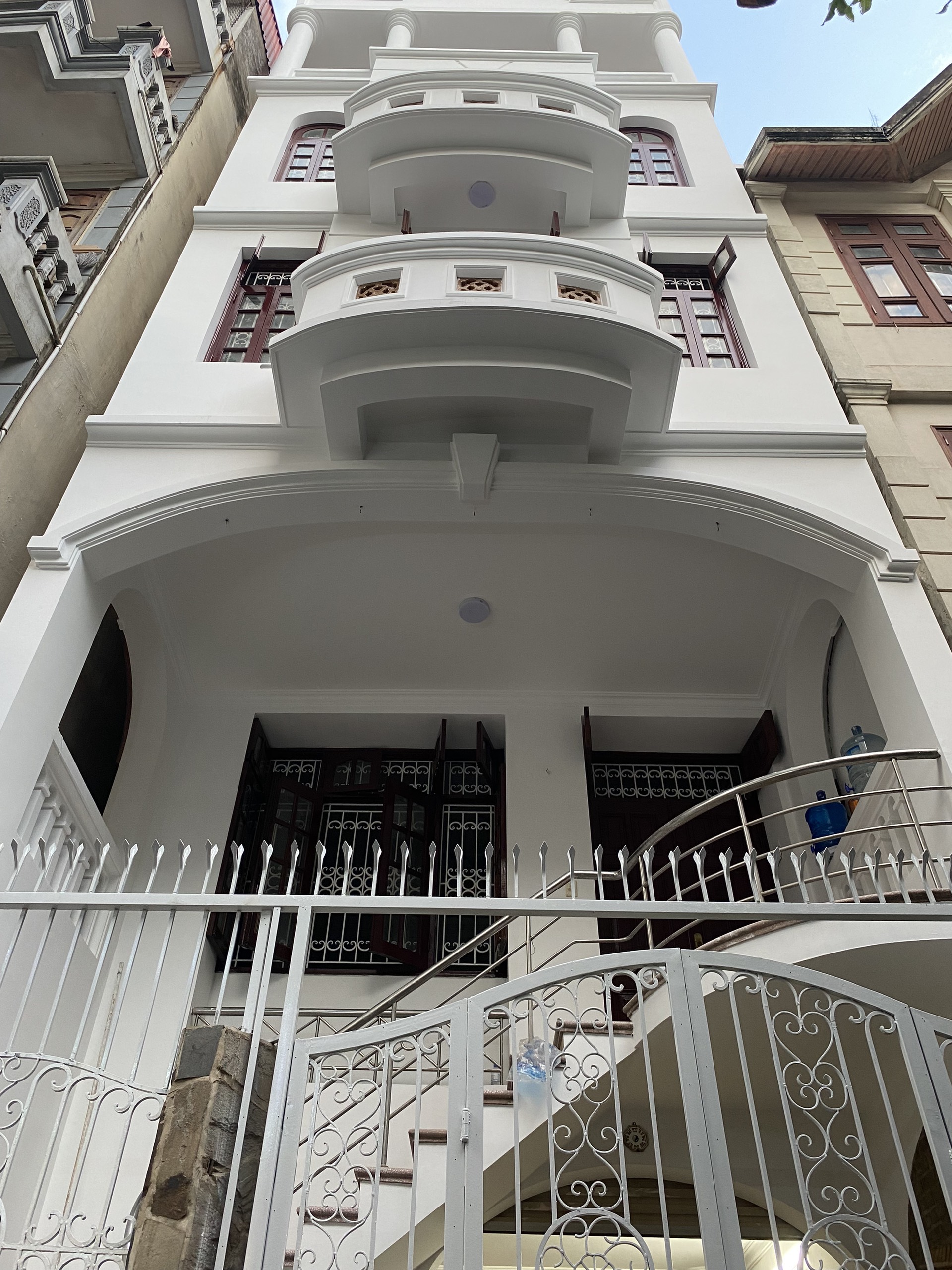 Chính chủ bán nhà riêng Lạc Long Quân ô tô vào tận nhà, giá chỉ 10 tỷ