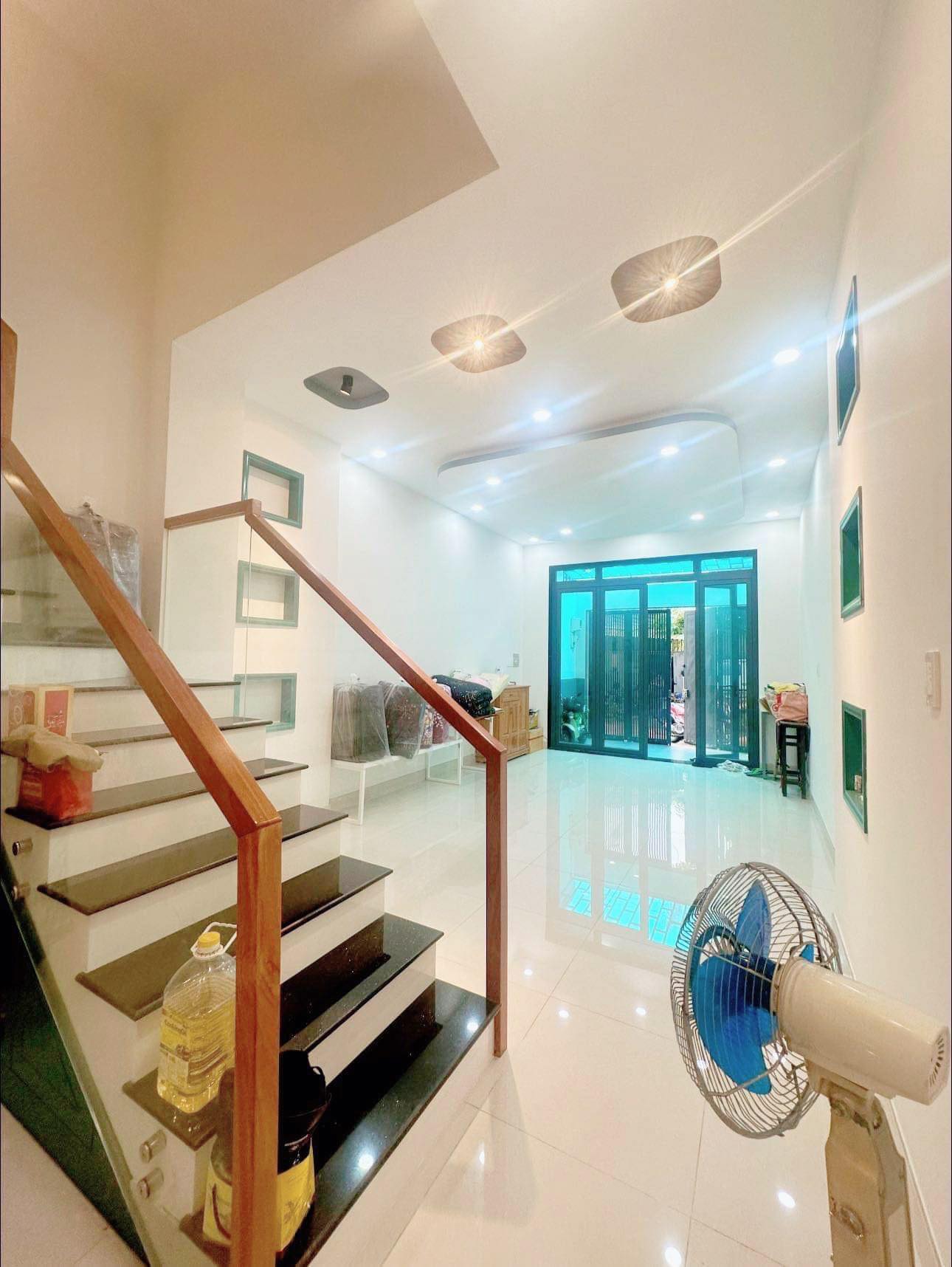 bán nhà shr-hxh 71m2 3tang ngay giao lộ Tây Thạnh - Lê Trọng Tấn Tân Phú ,7tỷ nhỉnh 0932030061
